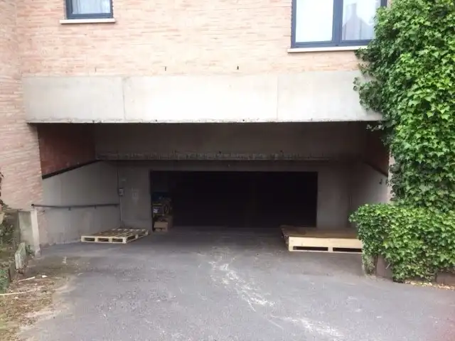 Garage op 400m van het centrum en op 250m van de Zeedijk foto 7