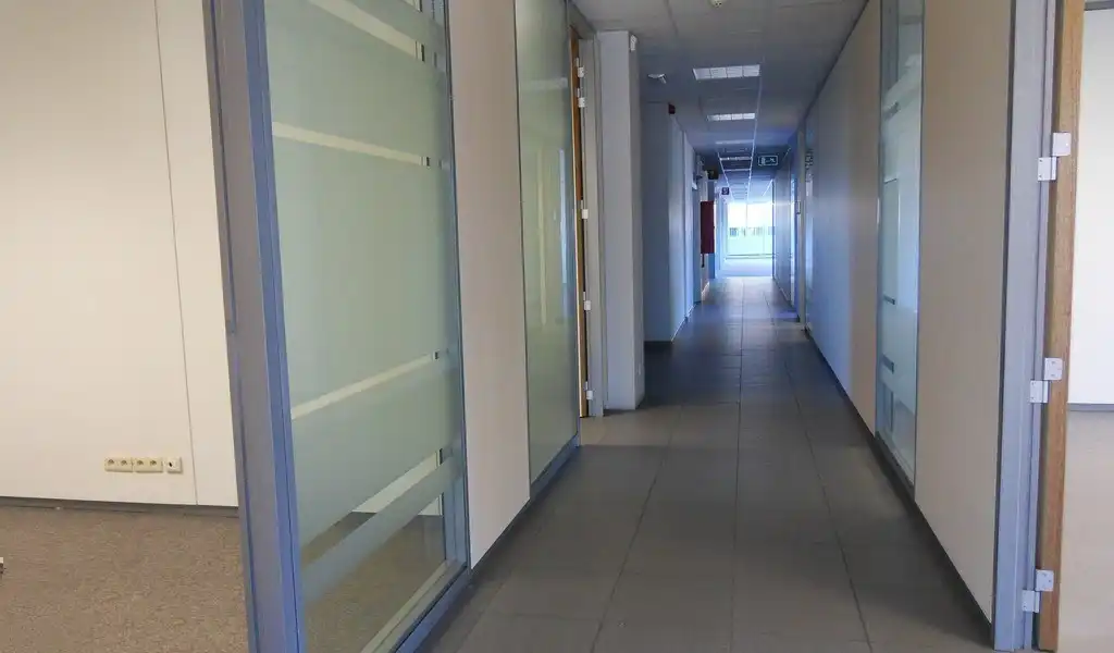 Kantoor te huur in Sluispark langs R4 in Merelbeke foto 7