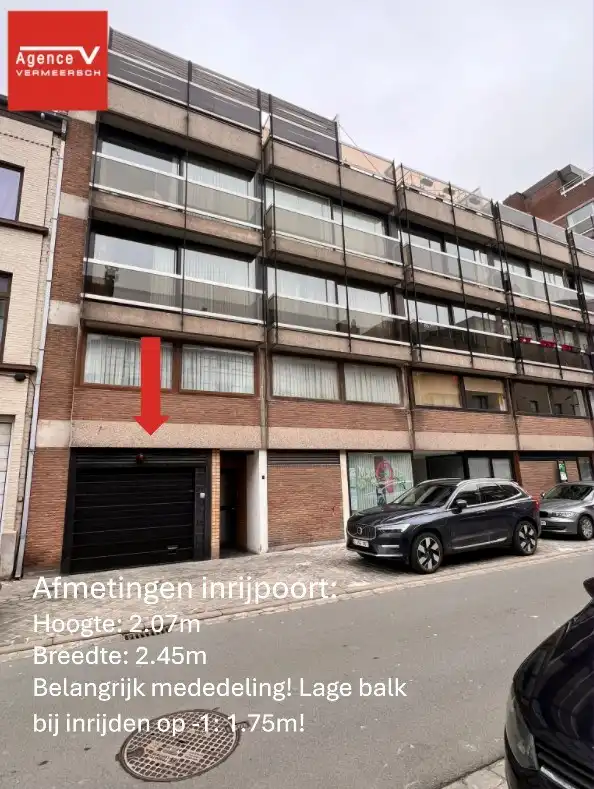 Gunstig gelegen parkeerplaats nabij Leopold-I plein ideaal voor stadwagens.  foto 2