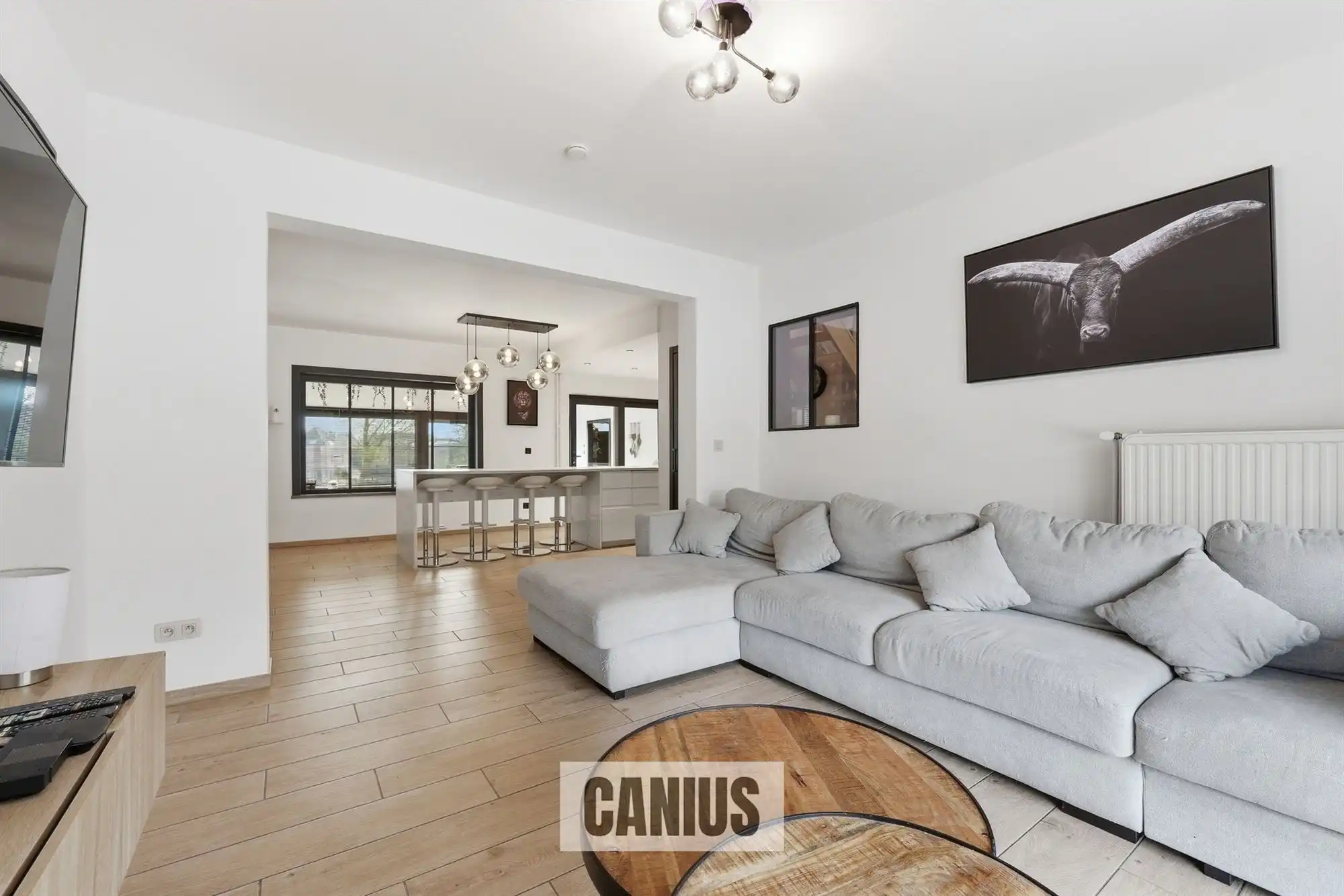 GERENOVEERDE OPEN BEBOUWING MET VIER SLAAPKAMERS foto 3