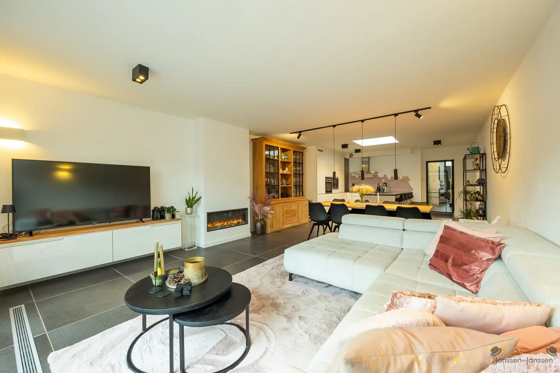 Gerenoveerde woning met 3 (mog. 4) slk centraal gelegen in Schoten foto 4