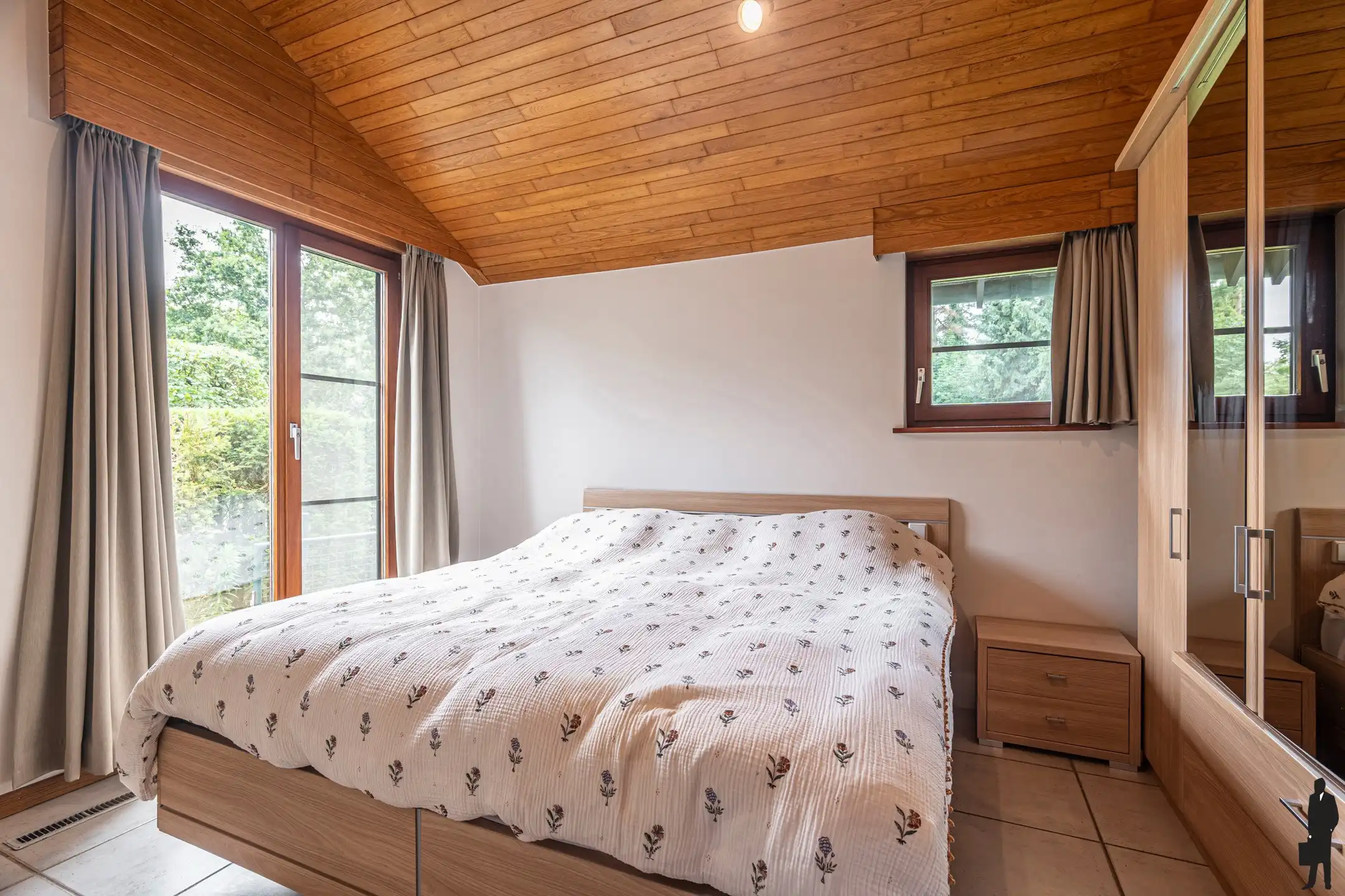 Split-levelwoning op een zonnig perceel van ca. 1.443 m² foto 10