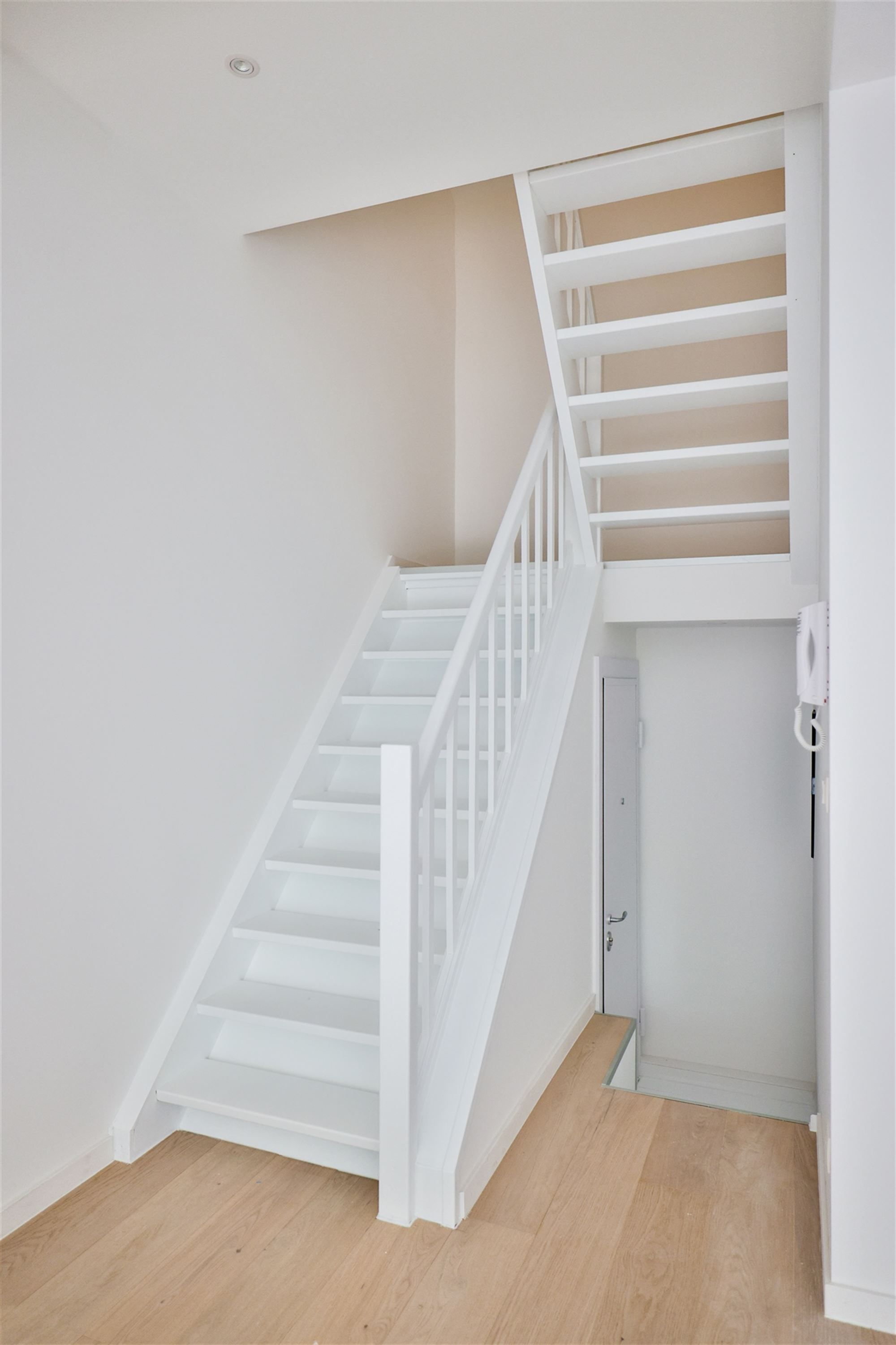Knap volledig nieuw duplexappartement foto 6