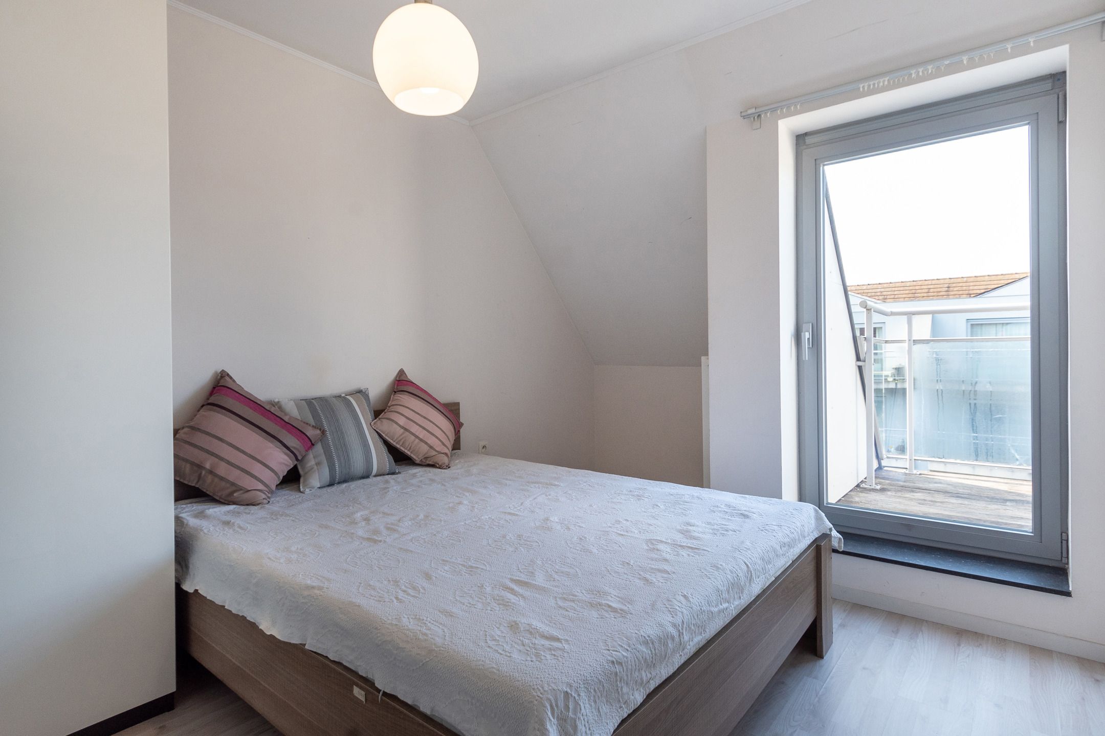 Modern 2-slaapkamer appartement foto 8