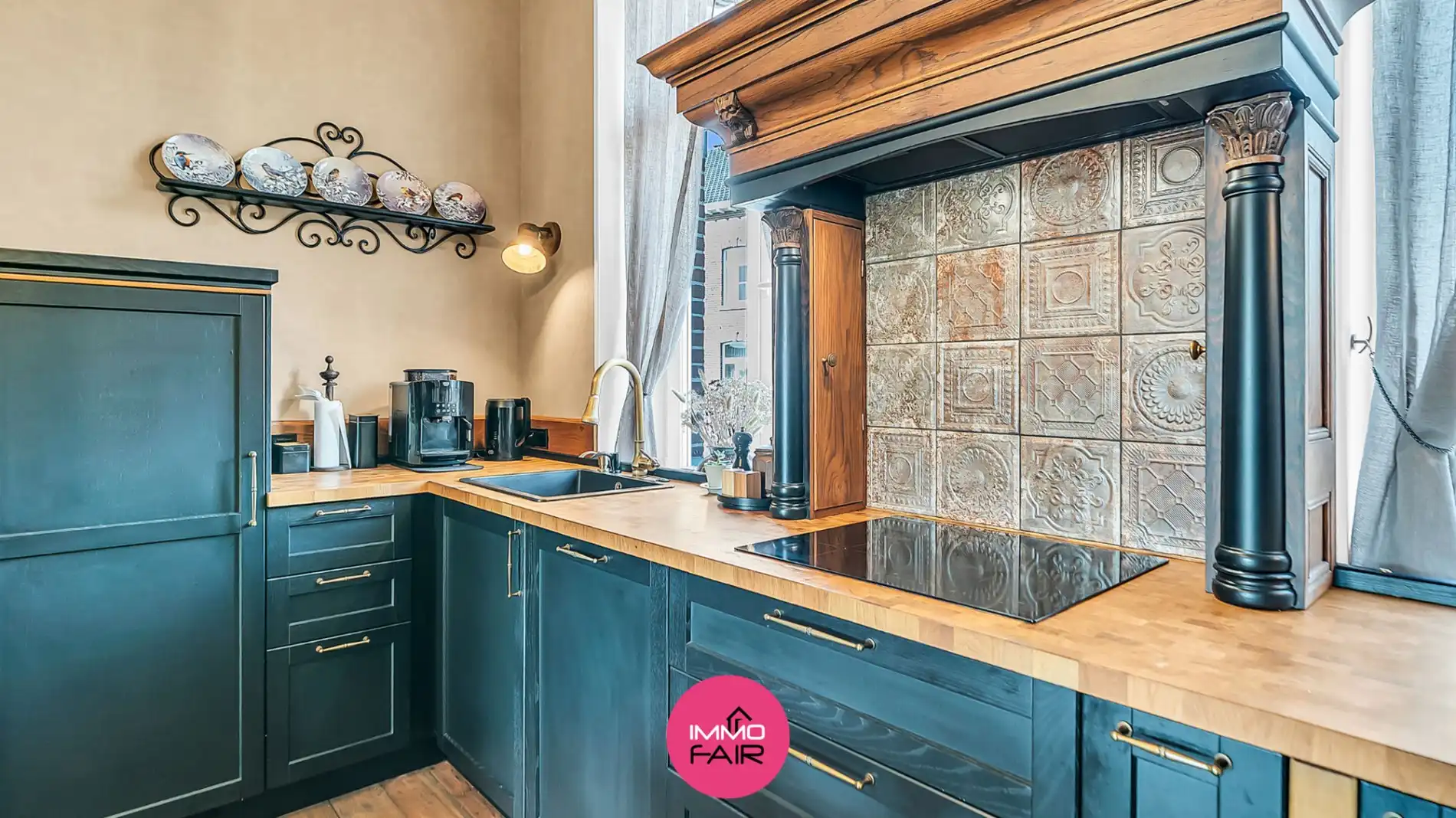 Karaktervolle herenwoning met vier slaapkamers en glazen tuinkamer foto 6