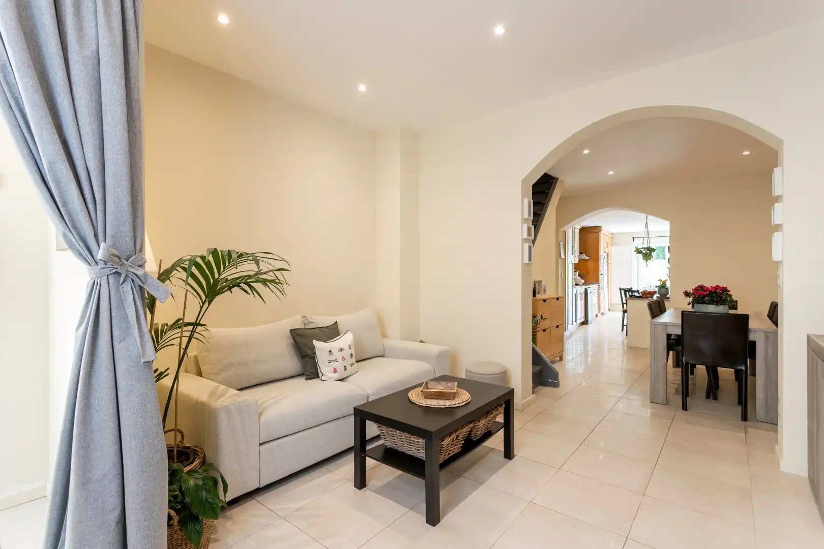 Instapklare woning met tuin te Sint-Pieters-Leeuw foto 4
