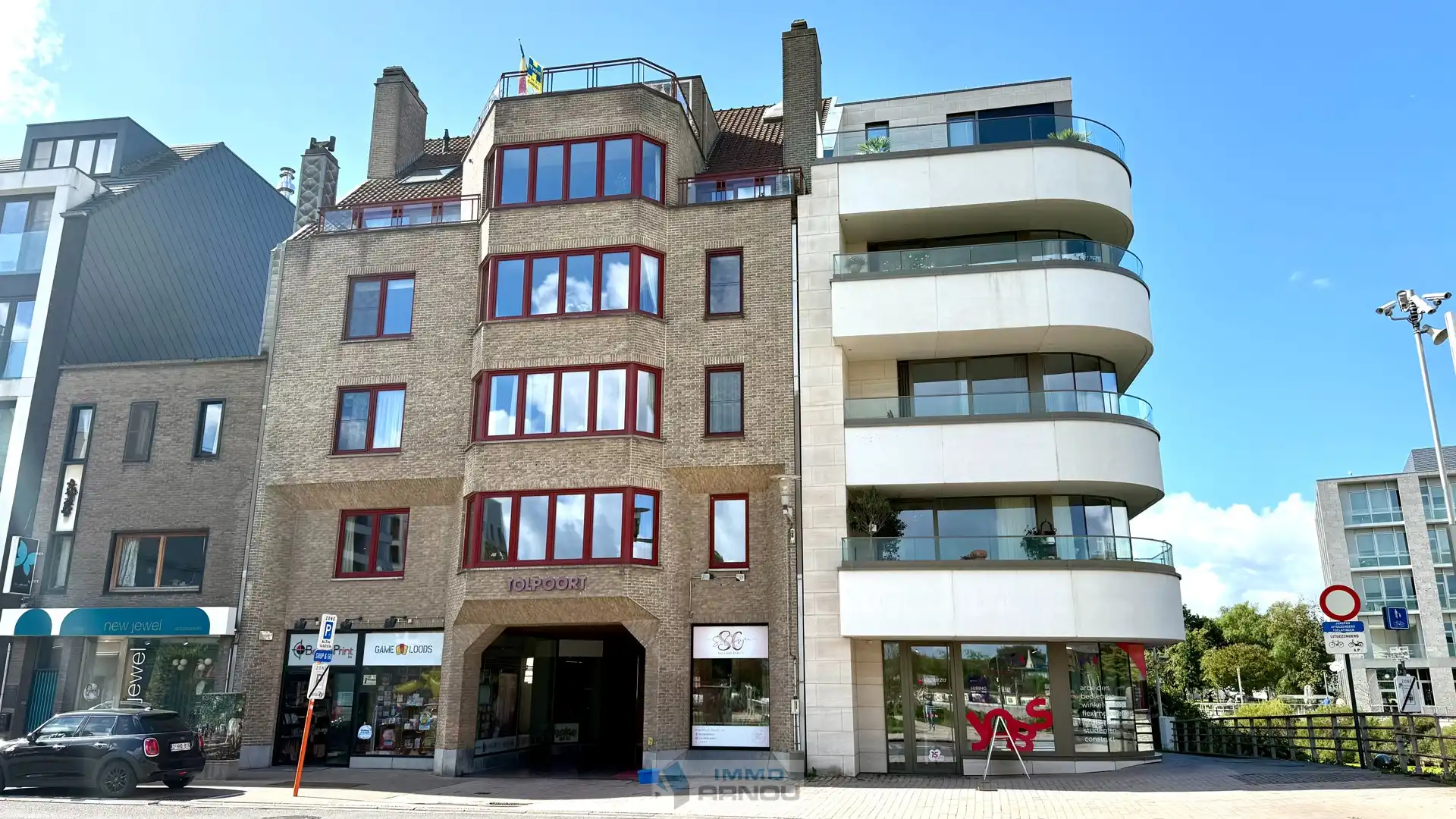 Dakappartement met twee slaapkamers en terras in het centrum foto {{pictureIndex}}