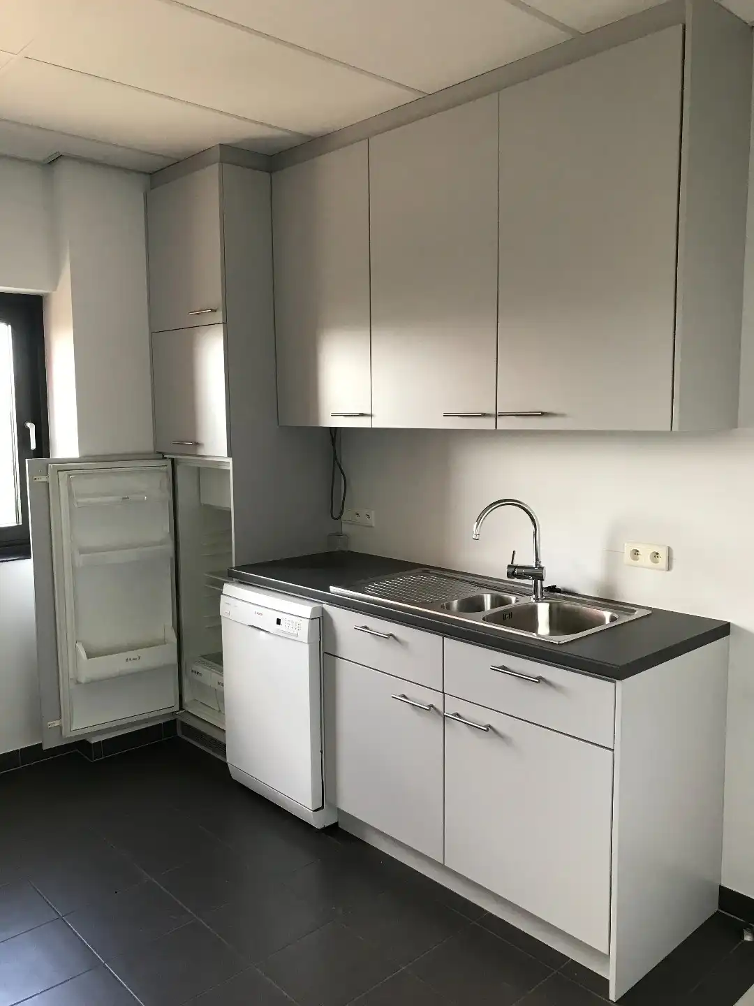 Kantoorruimte te huur vlakbij E313 in Geel foto 6