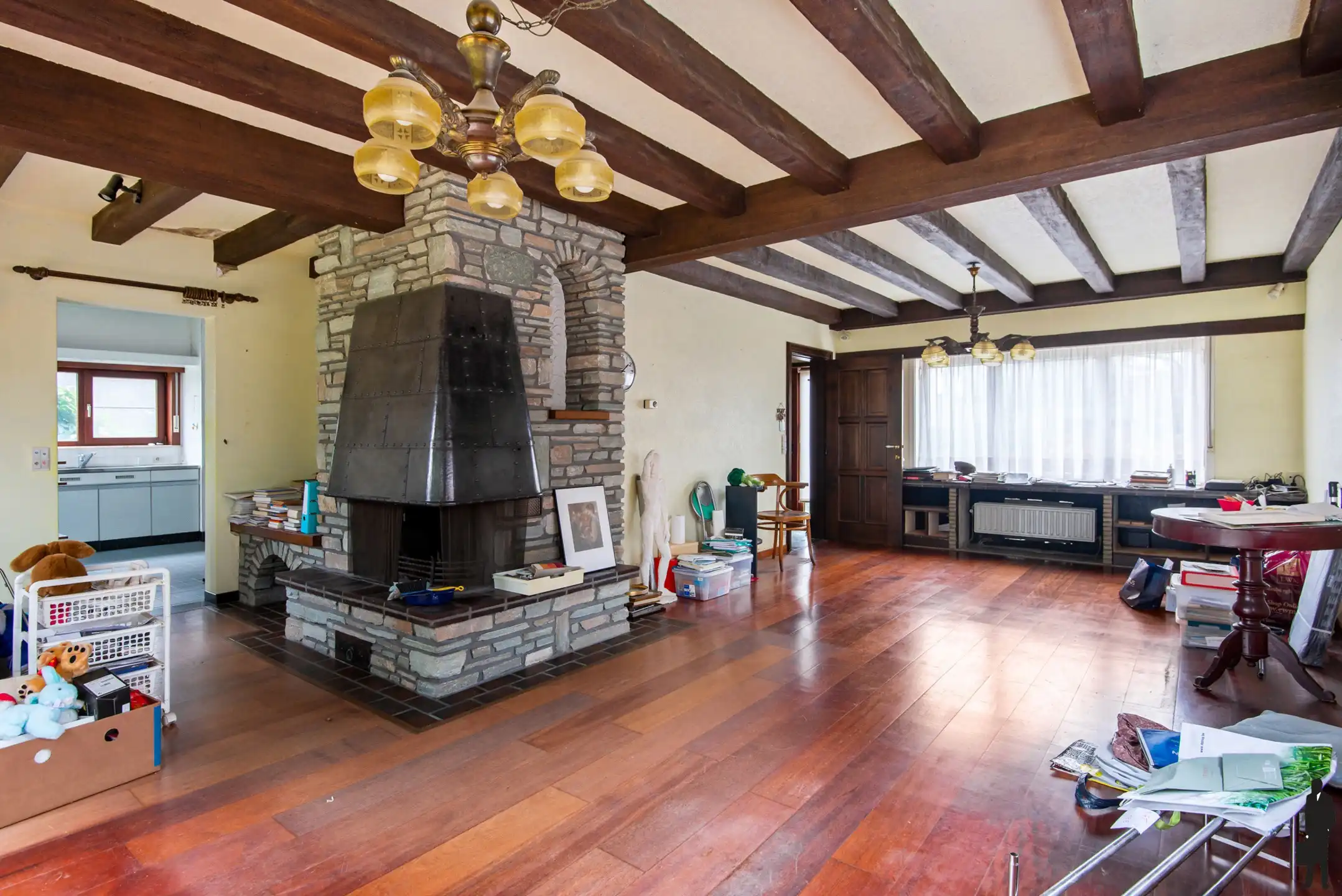 Te renoveren woning met veel mogelijkheden op een toplocatie foto 6