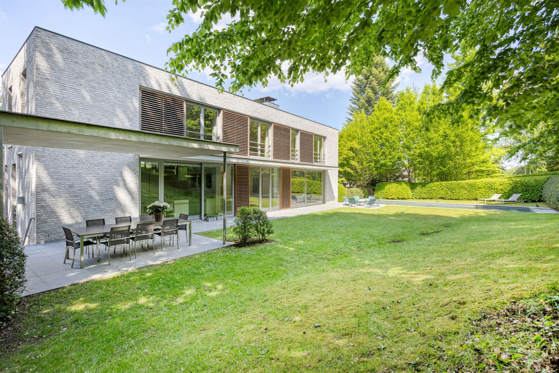 Prachtige moderne villa op ruim perceel foto 32