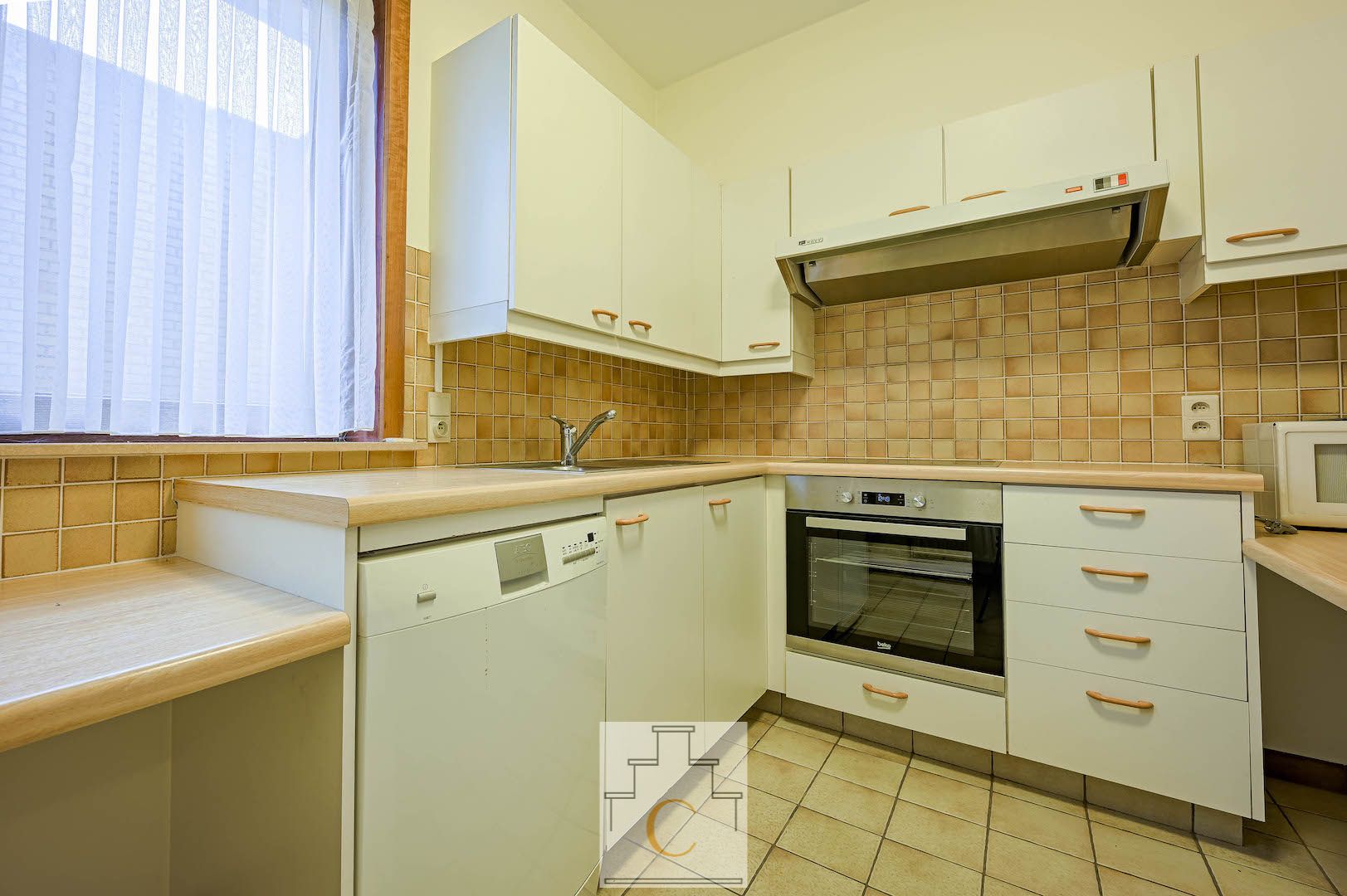 zeer goed onderhouden gelijkvloers appartement (108 m2) op toplocatie in de Moerstraat, met terrras 45 m2 en optionele aankoop kleine autostandplaats en/of grote garagebox foto 11