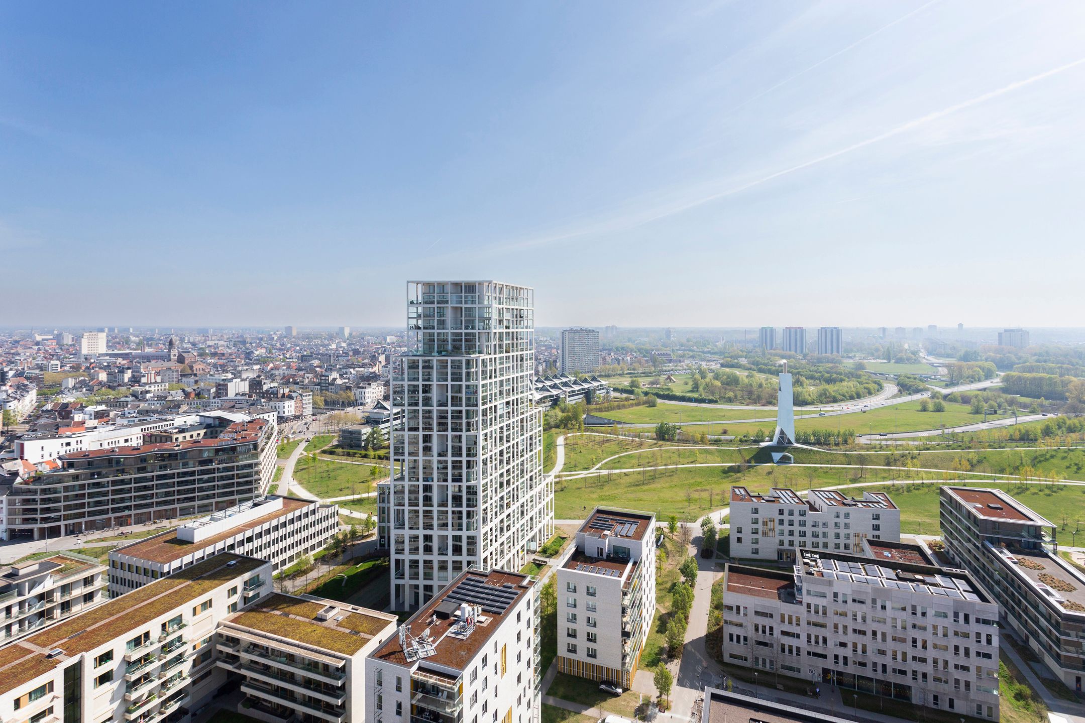 luxeappartement met spectaculaire zichten op 20e verdieping foto 2