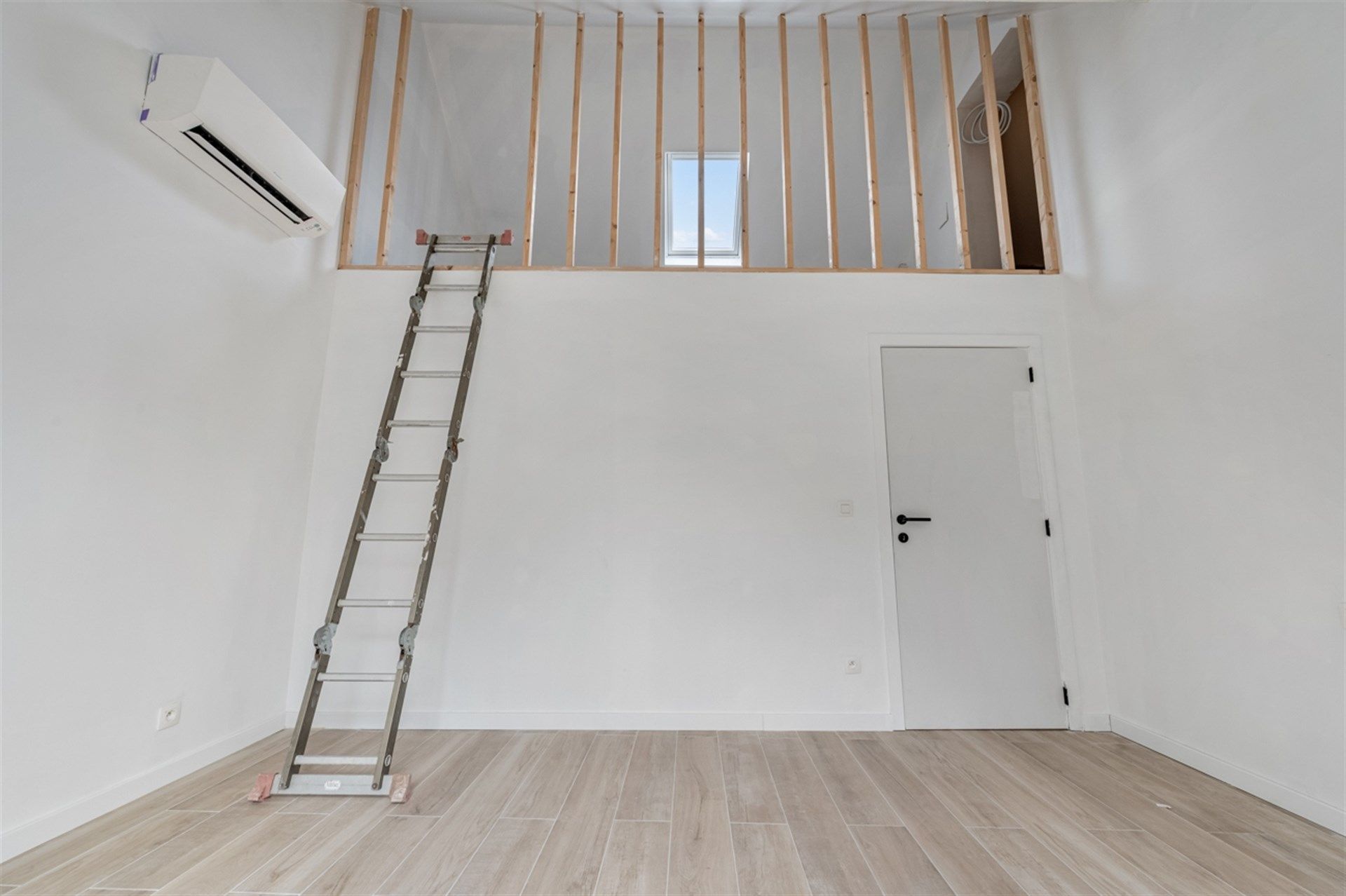 Instapklaar appartement met terras op toplocatie in het centrum foto 7