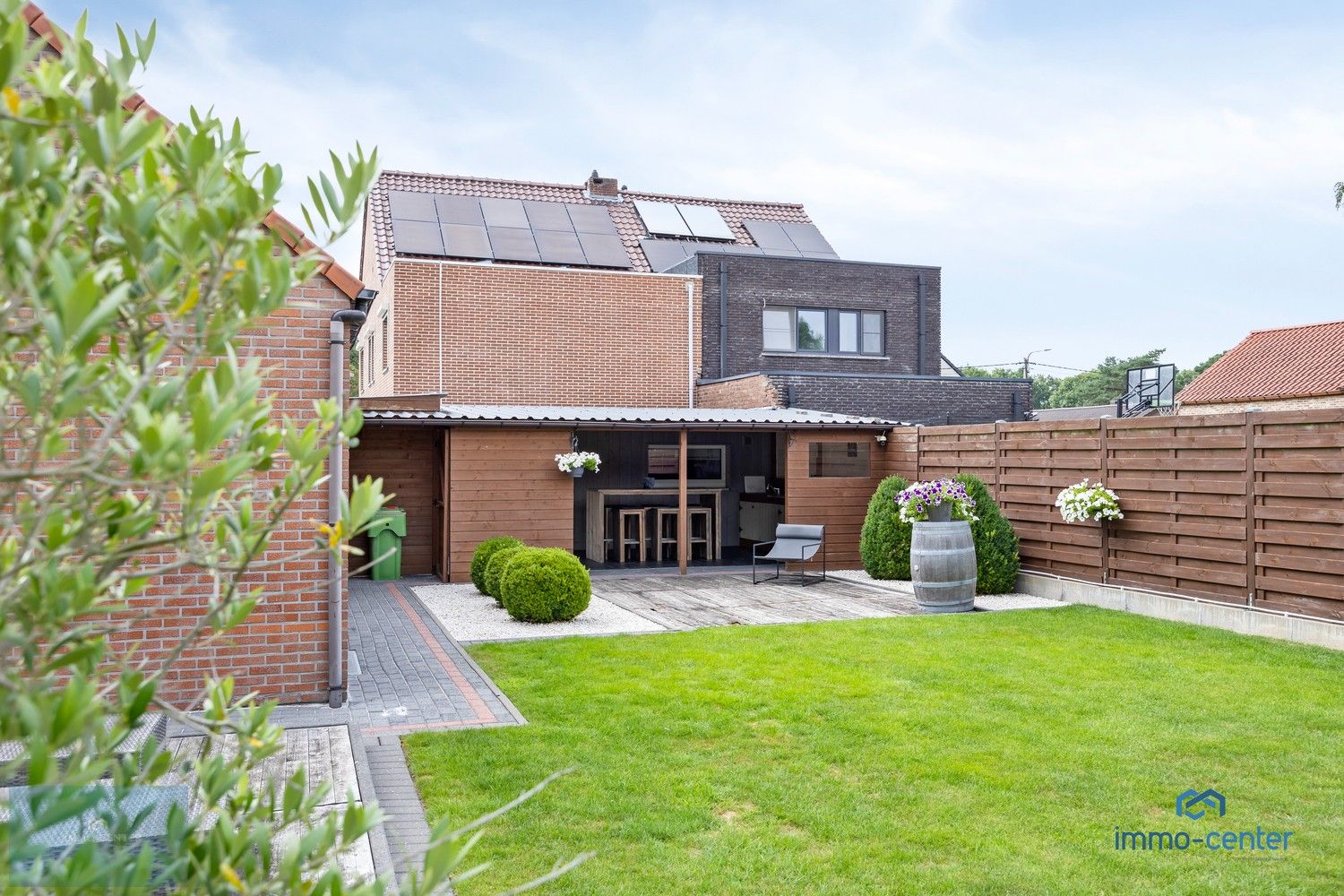 Exclusief wonen: luxueus gerenoveerde woning met buitenverblijf, EPC B en zonnepanelen foto 24