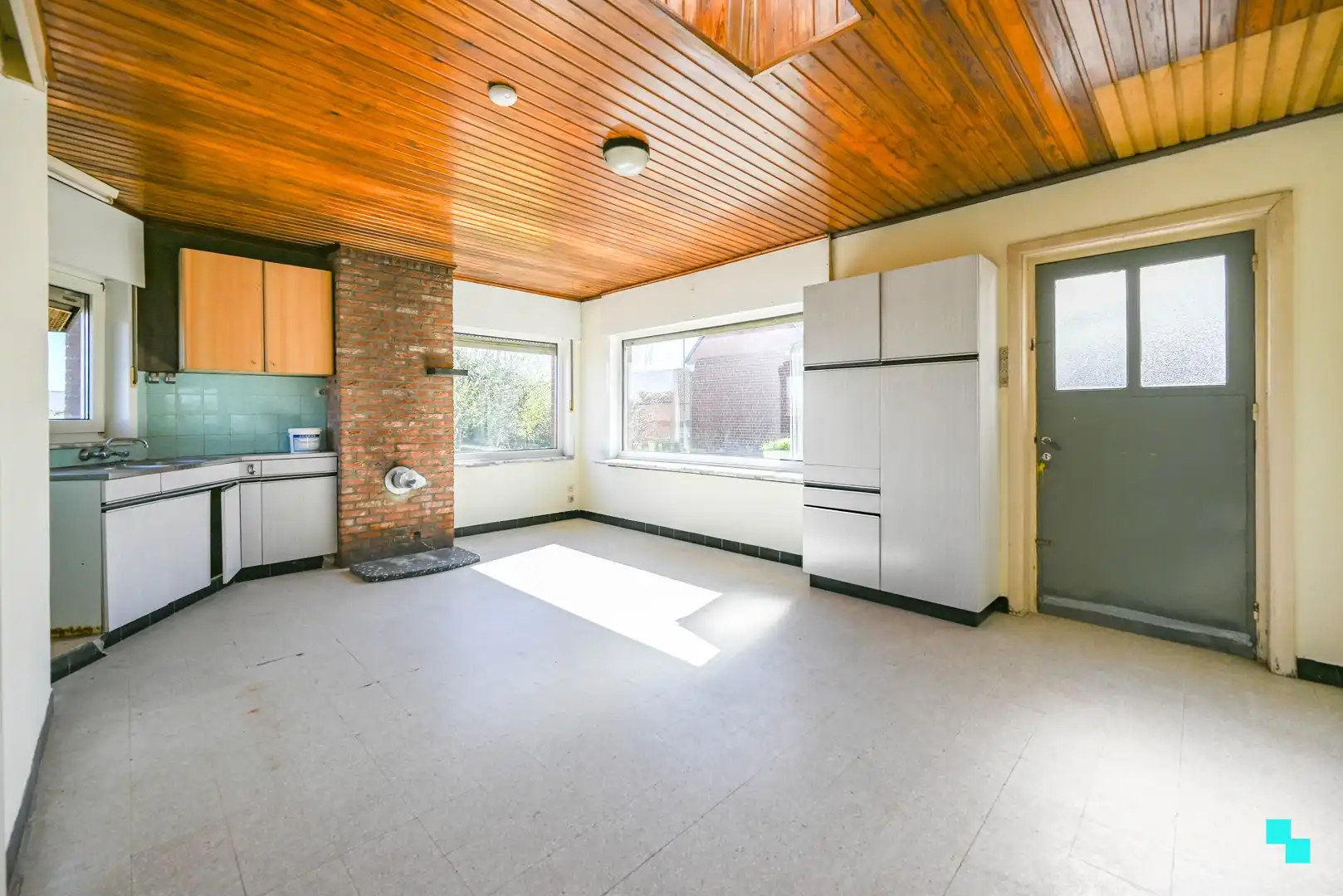 Landelijk gelegen, te renoveren woning op 1.767m² perceel foto 8