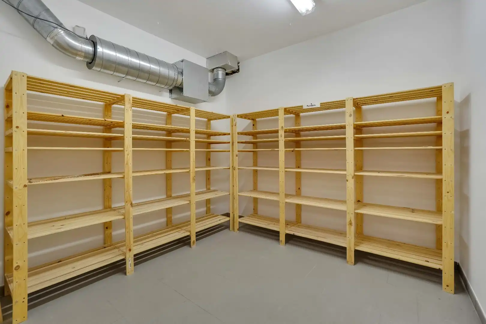 HANDELSPAND MET EEN BRUIKBARE OPP. VAN 325 M² IN CENTRUM LANAKEN !  foto 11