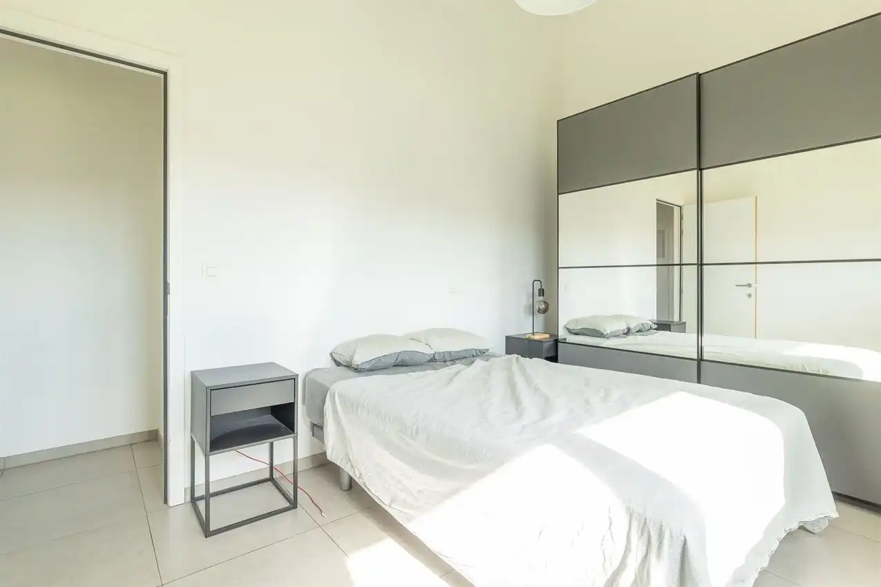 Ruime, zonnige penthouse met 2 slpk. en 2 ondergrondse autostaanplaatsen foto 11