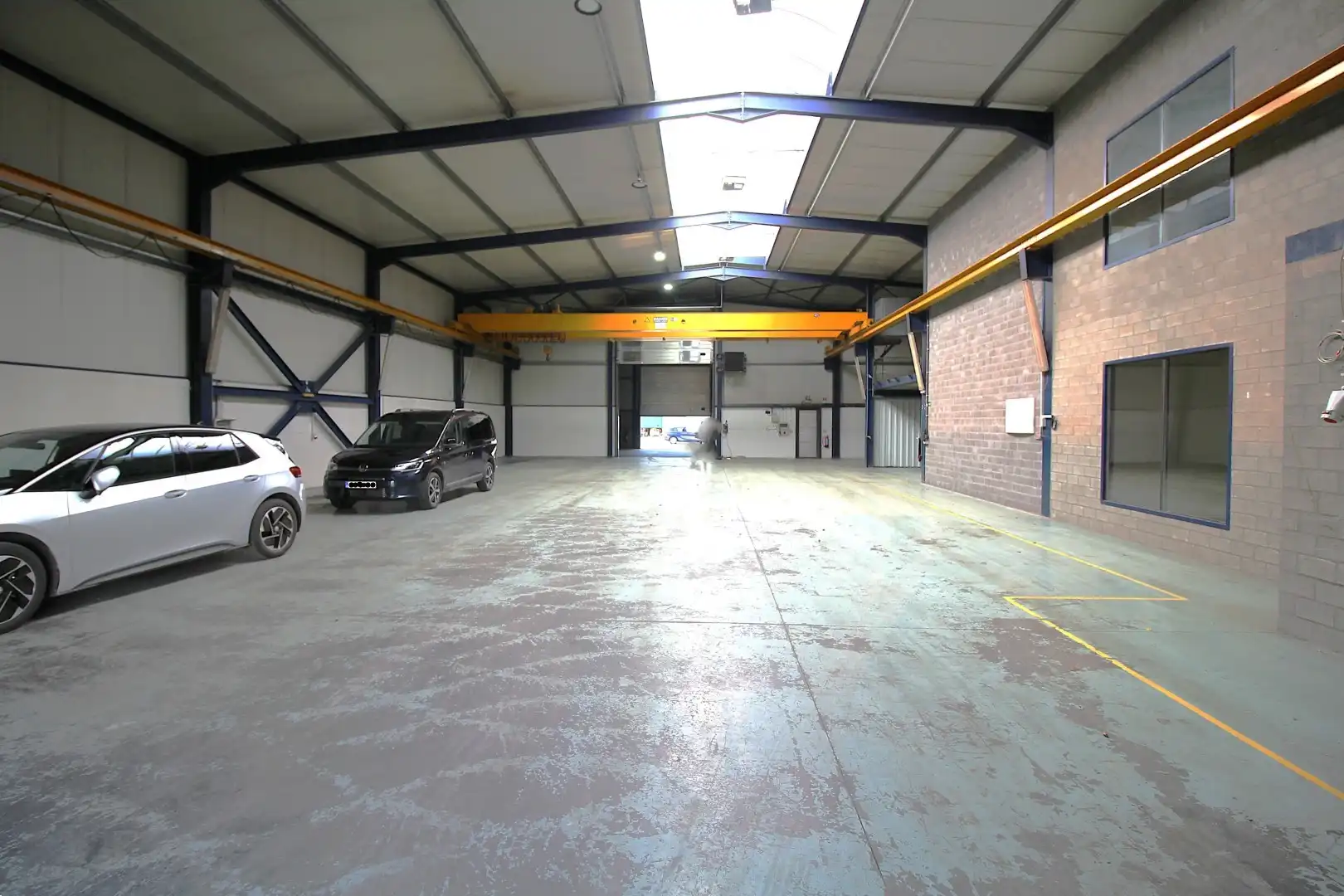  te huur Maldegem | ruime werkplaats of opslagruimte met rolbruggen 600+200m² foto 9