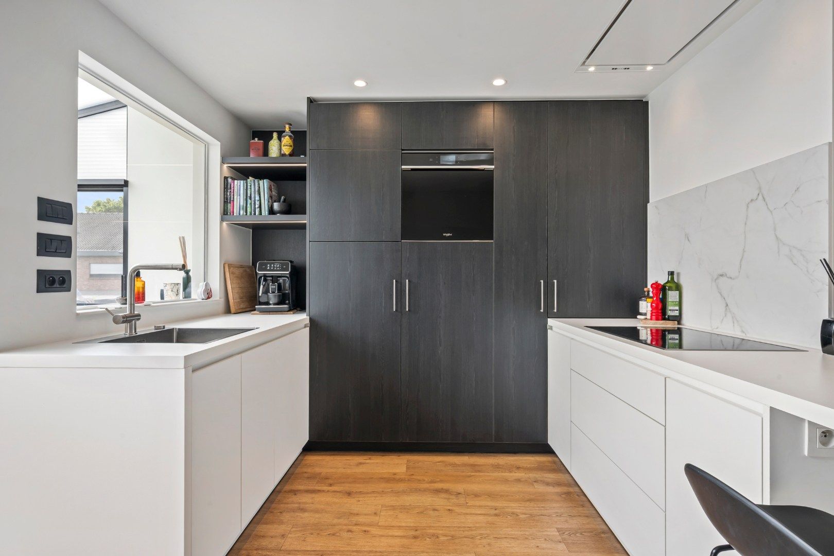 ENERGIEZUINIGE WONING MET 2 SLPKS (3 MOGELIJK), DUBBELE GARAGE EN TUIN foto 2