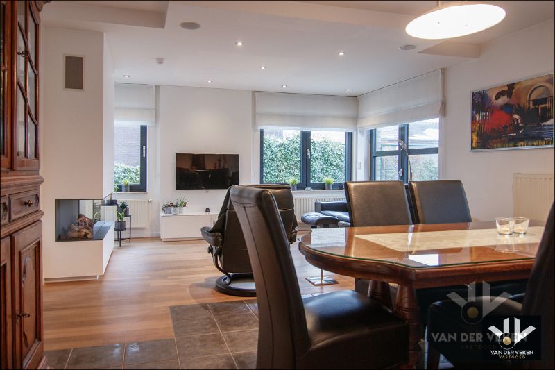 TWEEWOONST MET PAARDENSTALLEN EN WEILAND OP RUIM PERCEEL 37A21CA IN LANDELIJKE OMGEVING foto 15