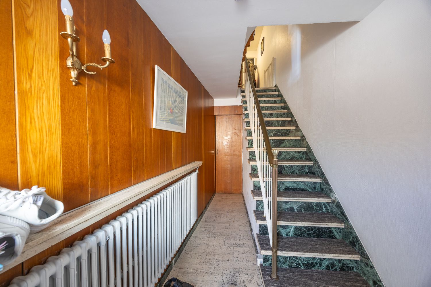 Ruim appartement met 5 garages foto 19