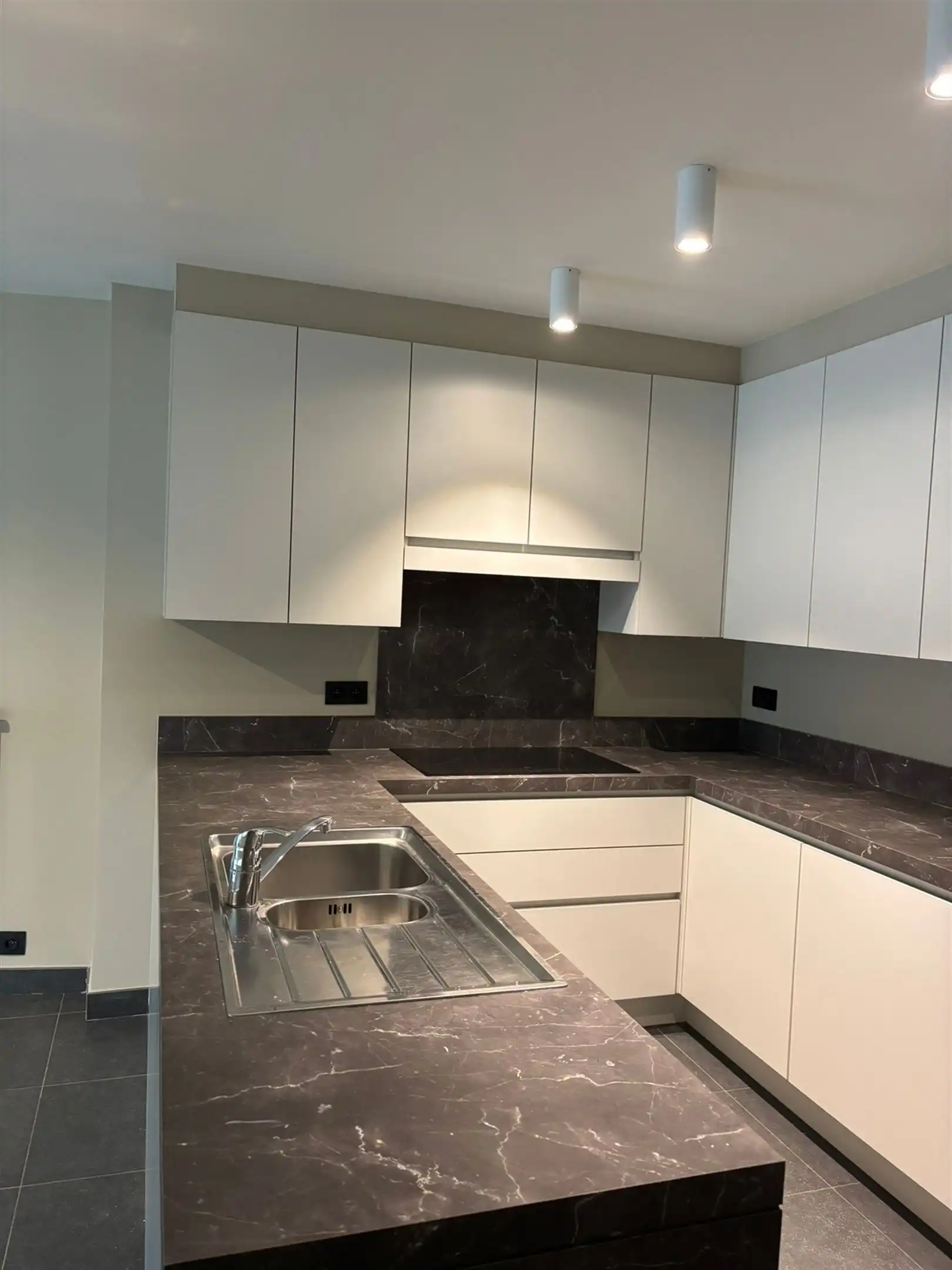 Gelijkvloers twee slaapkamer appartement foto 4