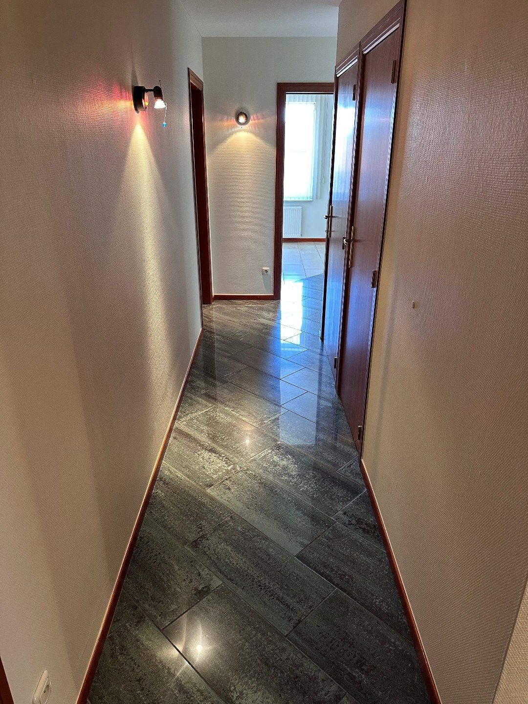 APPARTEMENT VAN 165m² MET 2 SLAAPKAMERS, 2 TERRASSEN en GESLOTEN GARAGE IN LANAKEN CENTRUM !  foto 3