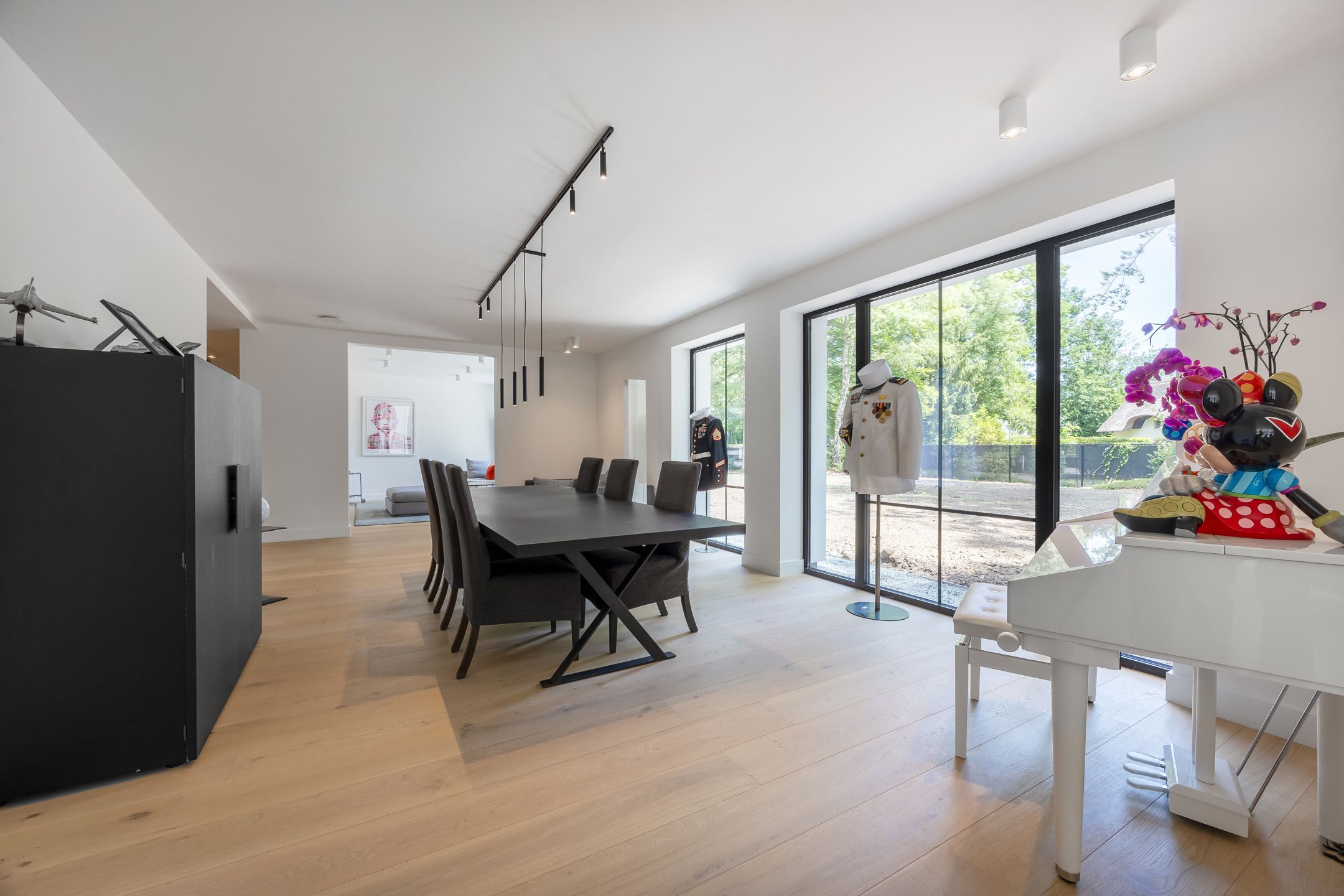 Luxe volledig gerenoveerde villa op een prachtig hoekperceel foto 8