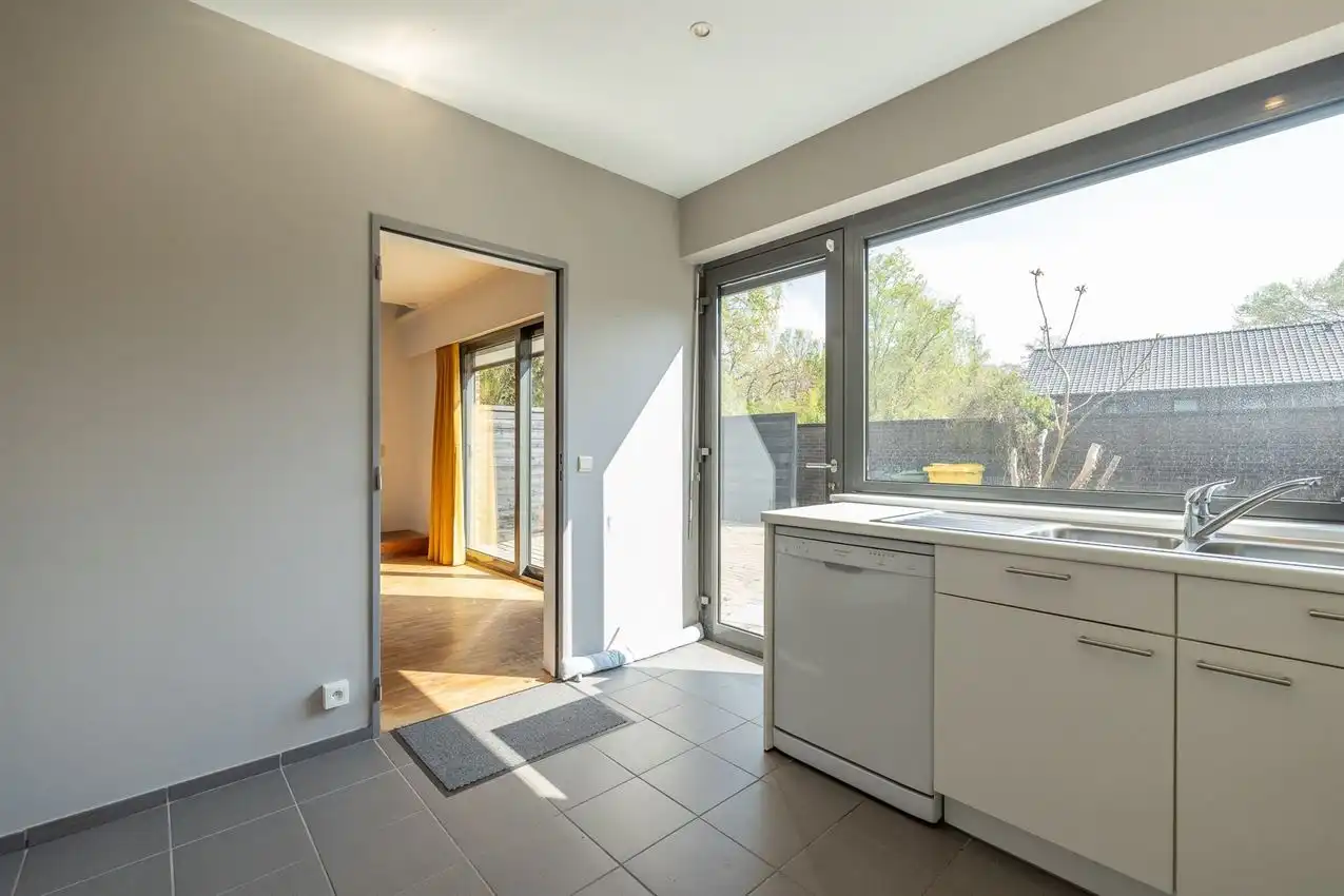 instapklare woning (3 slpk) in oude gemeenteschool foto 38