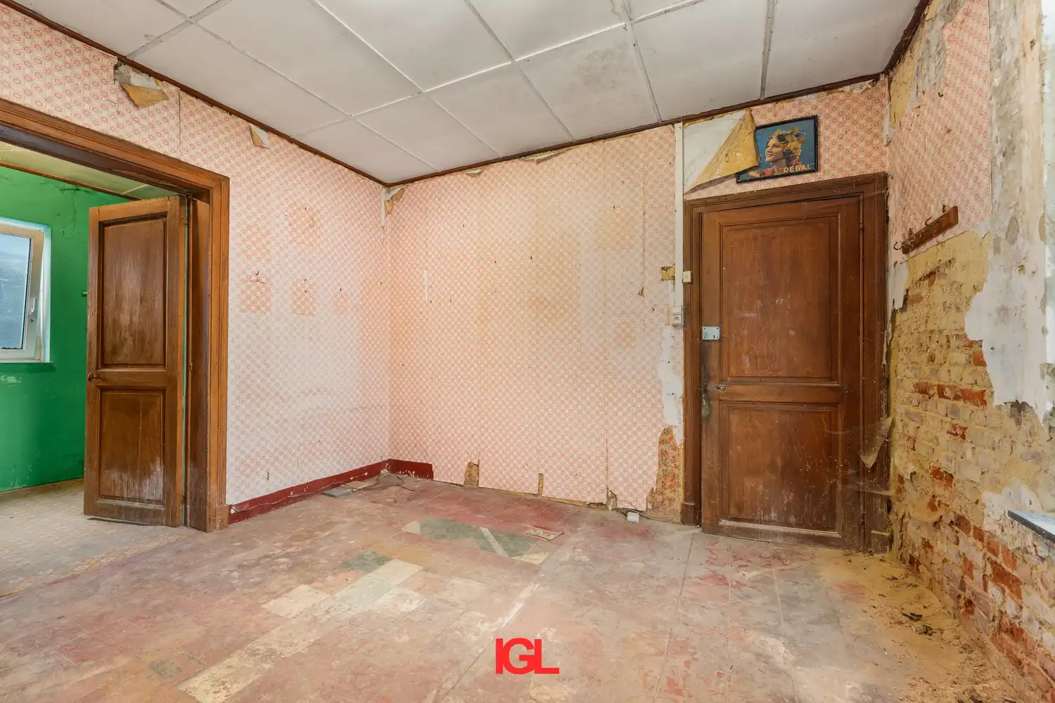 Te renoveren woning met grote tuin foto 7