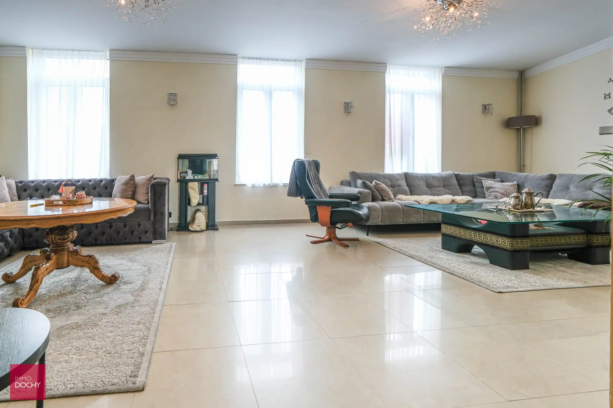 Vernieuwde herenwoning met atelier/magazijn/handelsruimte en lift centrum Kortrijk foto 3