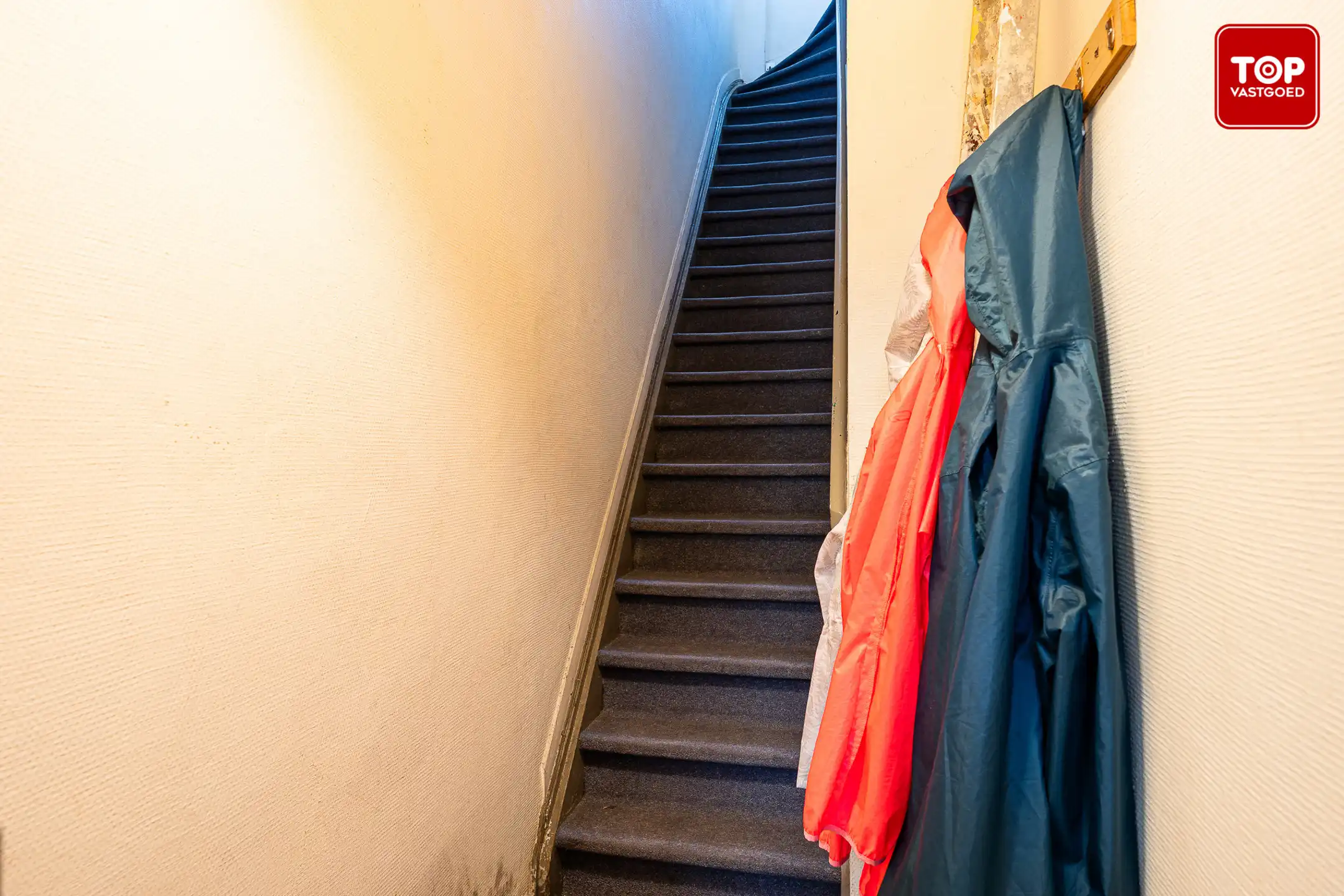 Woning met handelsgelijkvloers op een commercieel interessante ligging.  foto 11