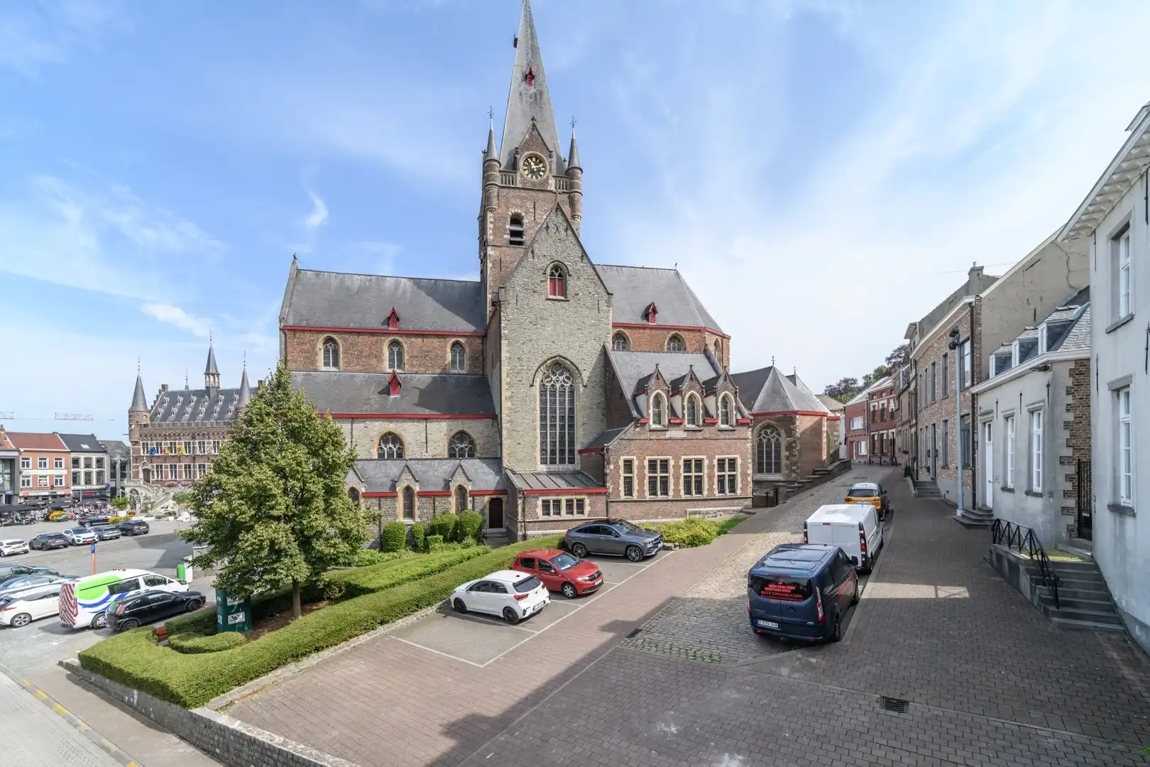 Zeer gunstig en centraal gelegen, verder af te werken karaktervolle woning foto 23