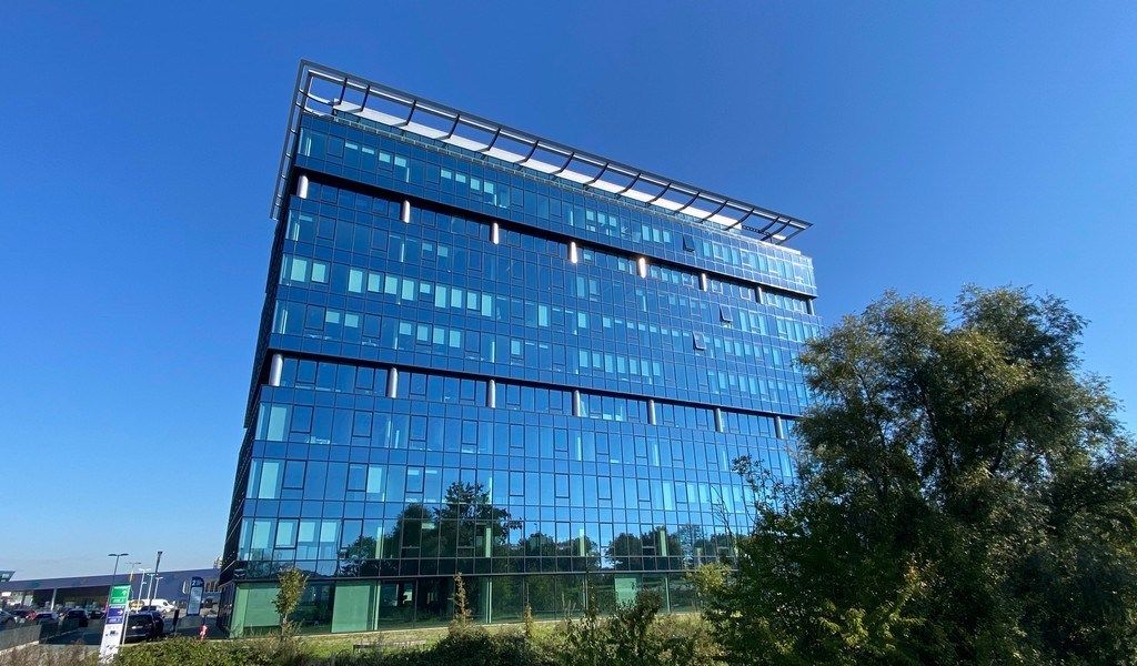 Kantoorgelijkvloers te huur in Blue Towers op topligging bij klaverblad in Gent foto {{pictureIndex}}