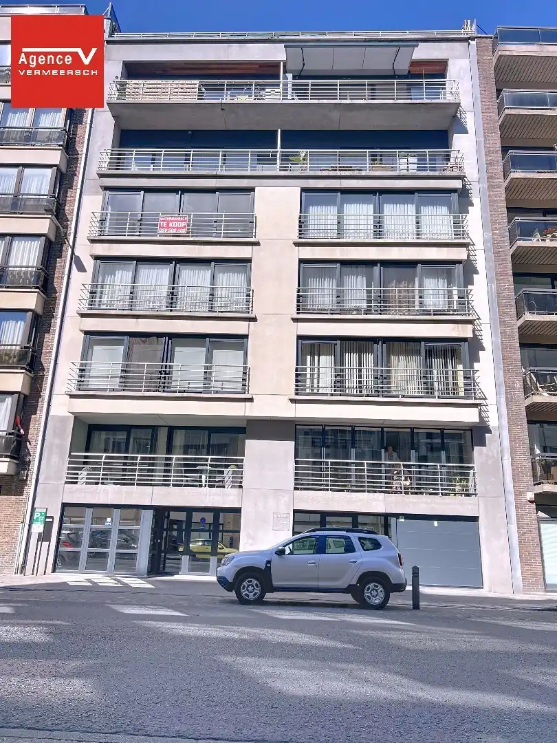 Ruim leefappartement gesitueerd op gunstige locatie tussen Leopold I-plein en Casino Kursaal van Oostende.  foto 4