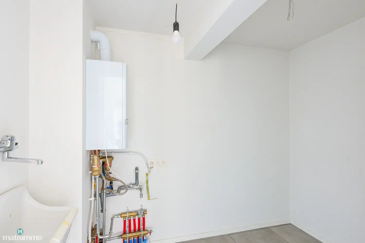 MODERN APPARTEMENT MET 2 SLAAPKAMERS EN OVERDEKT TERRAS IN HET CENTRUM VAN HOESELT foto 11