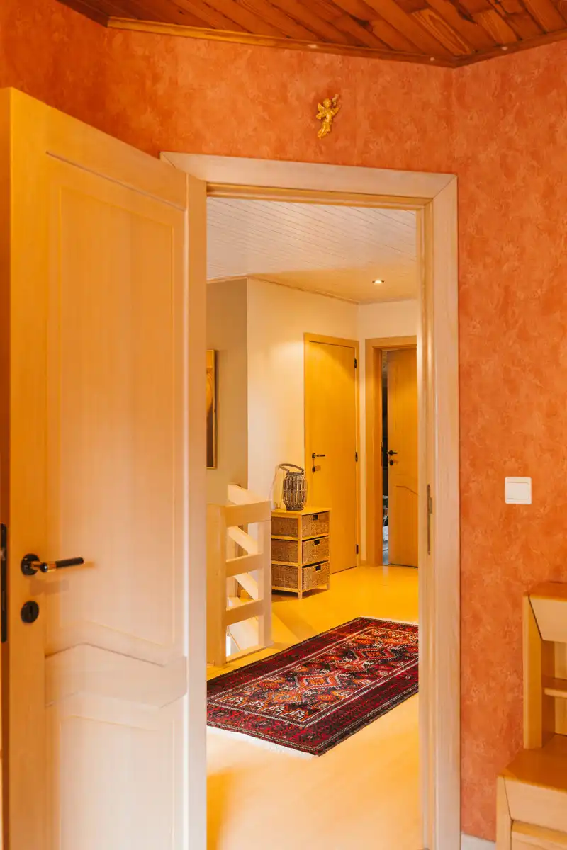 Ruime, instapklare woning met mooie tuin in groene omgeving foto 18