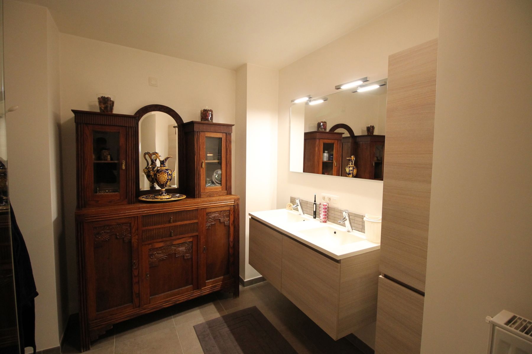 Een appartement op de 2de verdieping met 2 slaapkamers en lift. foto 8