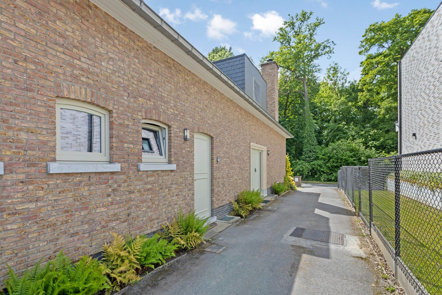 Schitterende woning met authentieke elementen in het goed gelegen Munsterbilzen, Bilzen-Hoeselt! foto 3