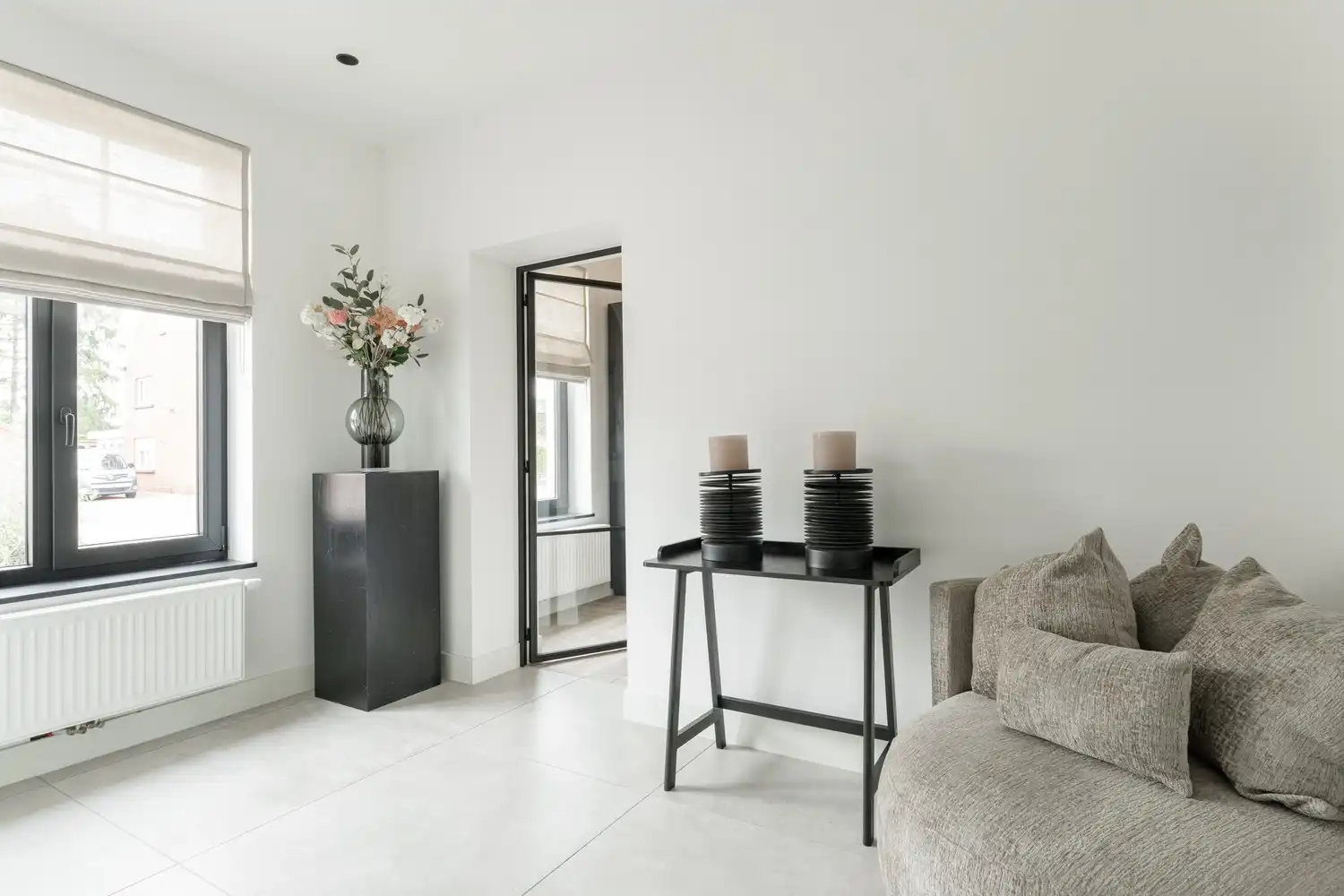Prachtige villa te koop in Lommel - 4 slaapkamers, 2 badkamers, garage en ruime tuin op 566 m², volledig gerenoveerd in 2025! foto 7