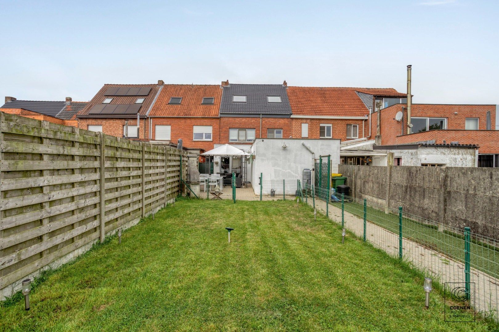 Zeer ruime en instapklare woning met een bew opp van 181 m², 4 ruime slpk's en zeer leuke, zonnige tuin met prachtig uitzicht! foto 25