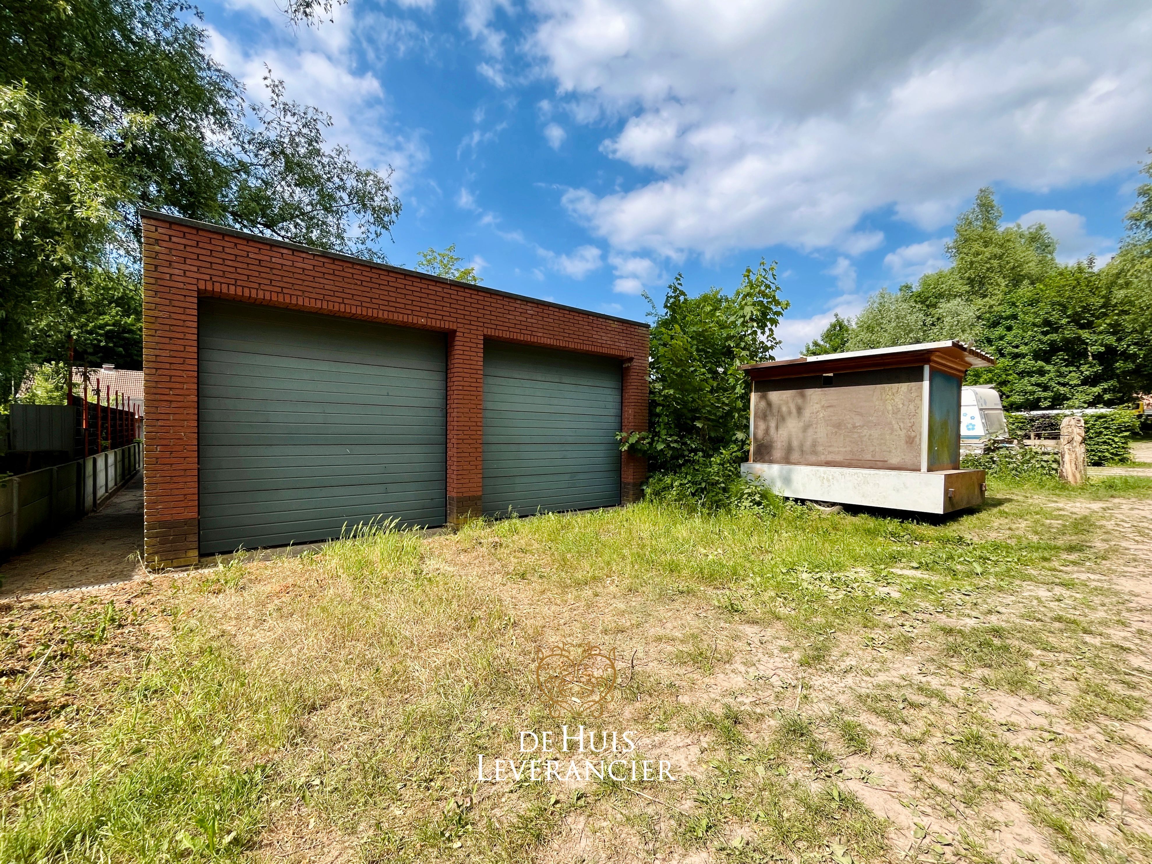 Zeldzame renovatiekans te koop in hartje Noeveren ! Unieke woning met ruimte, groen en grote garage foto 7