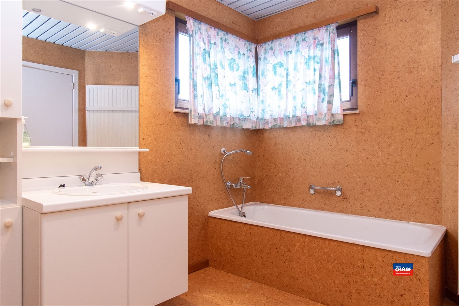 Appartement met één slaapkamer, terras en garagebox foto 6