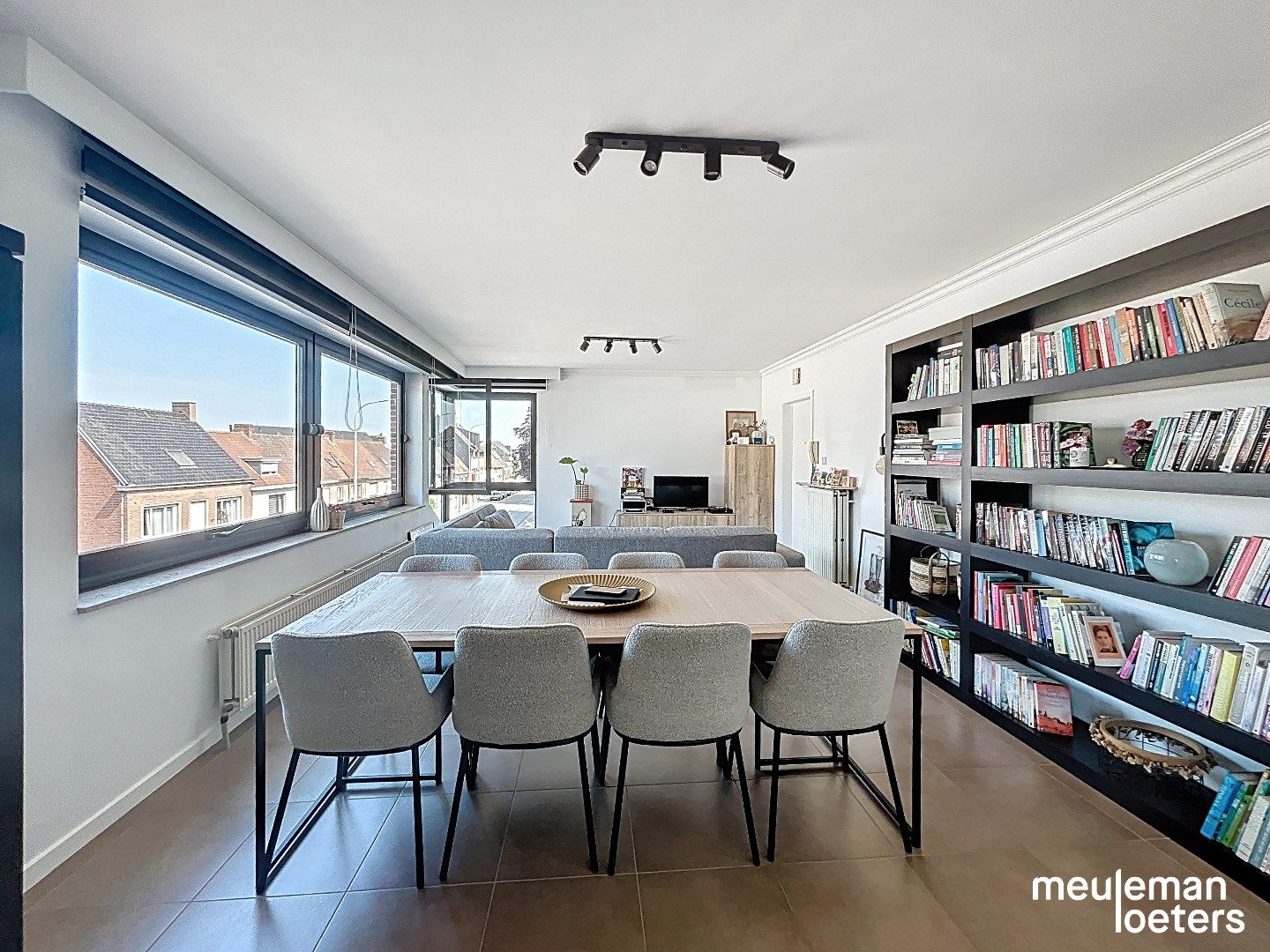 Ruim appartement in hartje Oostkamp foto 5