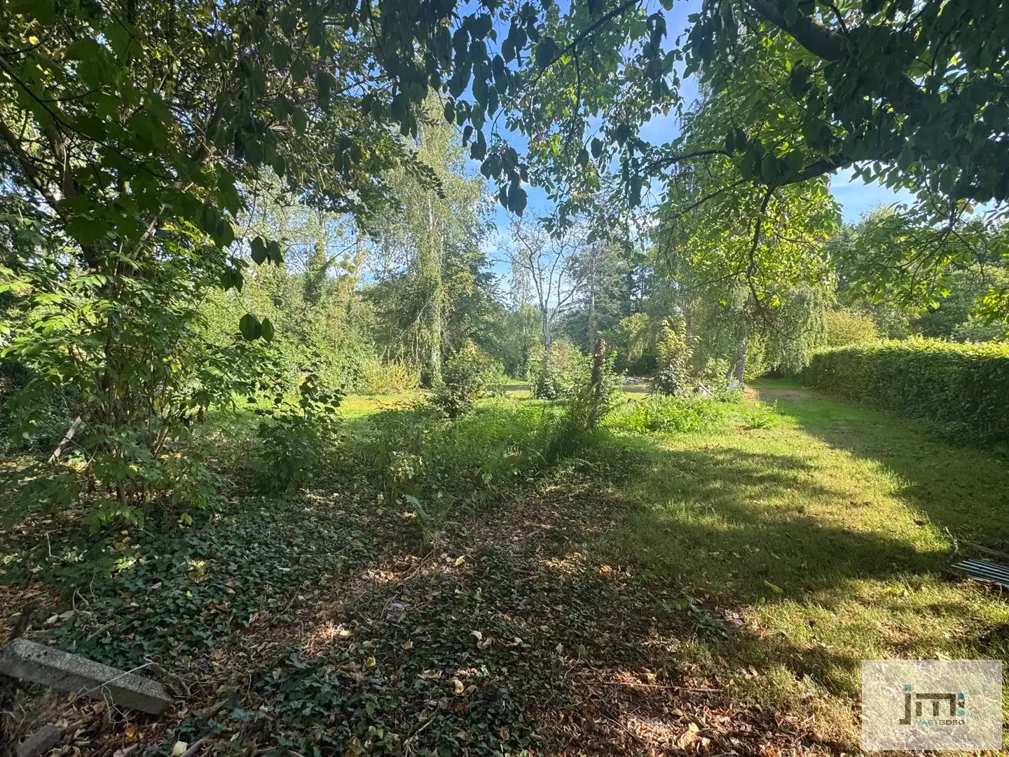 Woning op een groot perceel foto 3