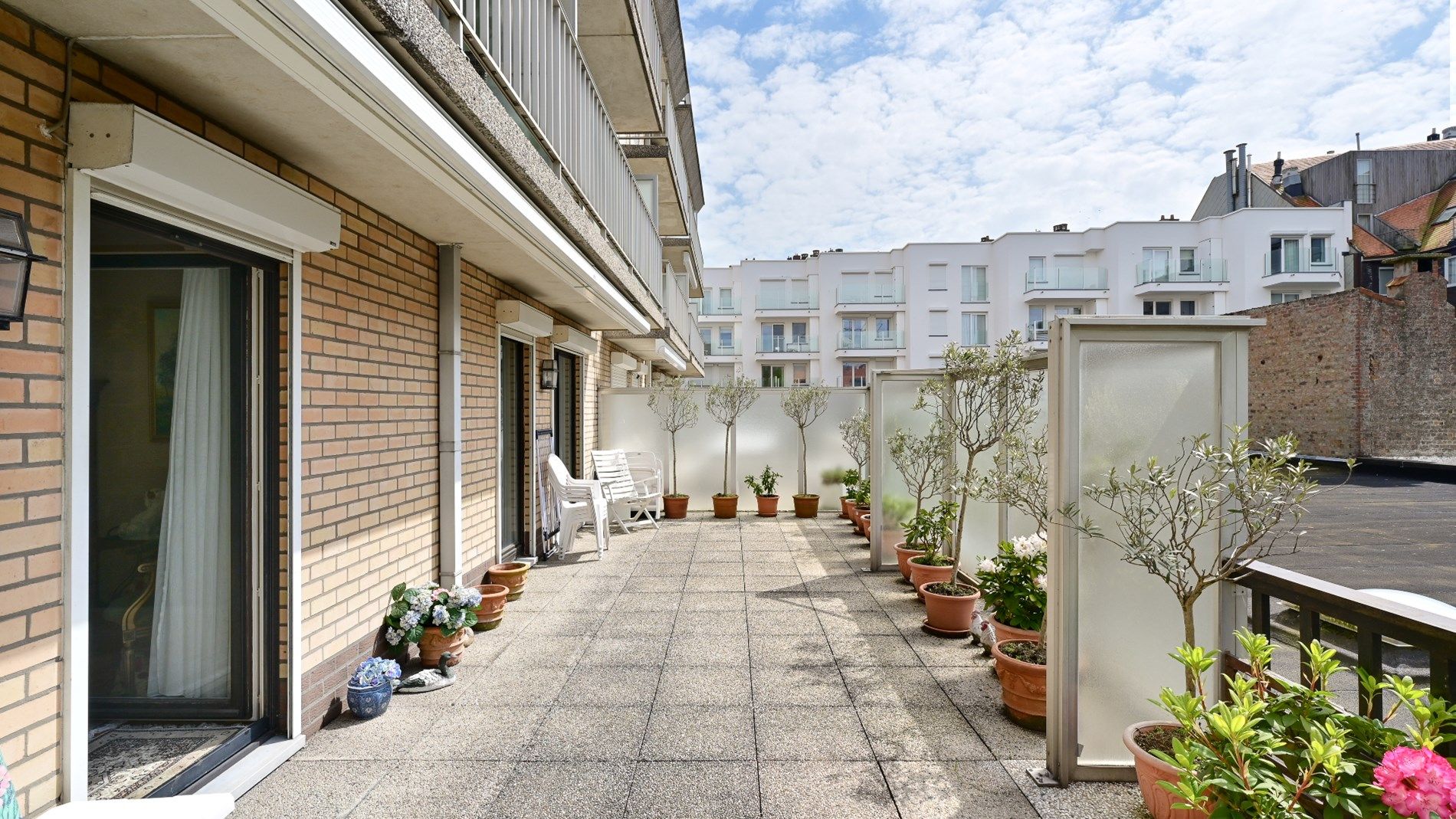 Ruim woonappartement met prachtig zonneterras (30m²) gelegen vlakbij de Dumortierlaan. foto 21