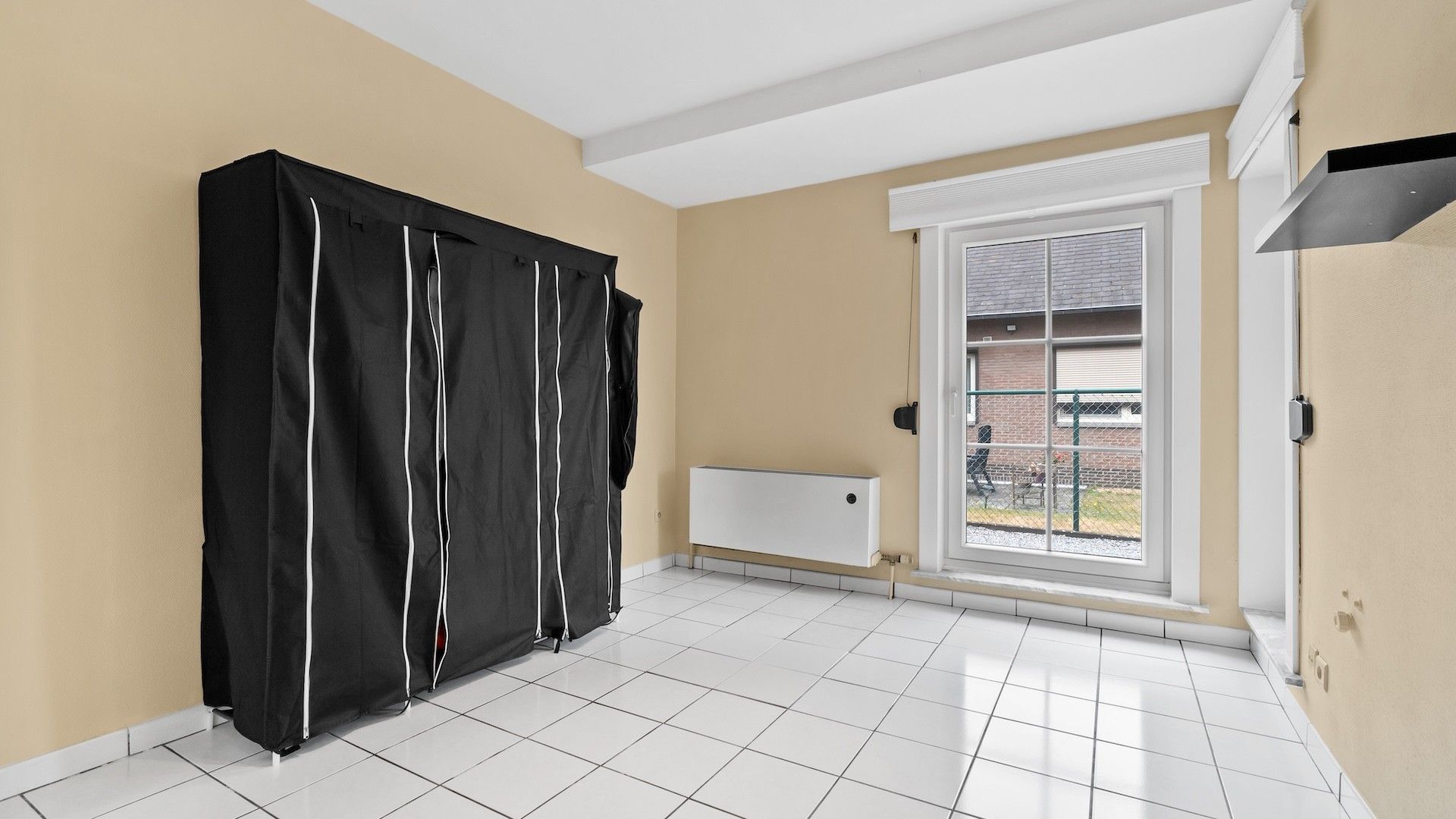 Onderhoudsvriendelijke en gelijkvloerse woning met zwembad foto 18