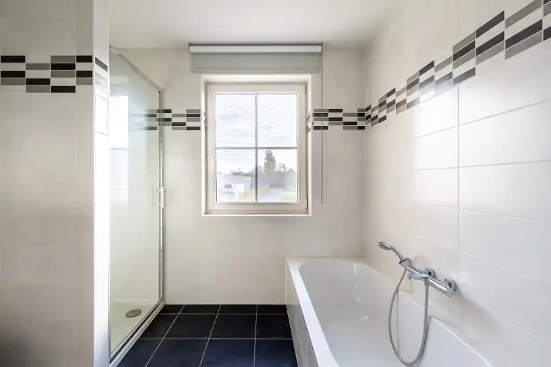 Halfopen woning met 4 slaapkamers en tuin nabij station Ingelmunster foto 14