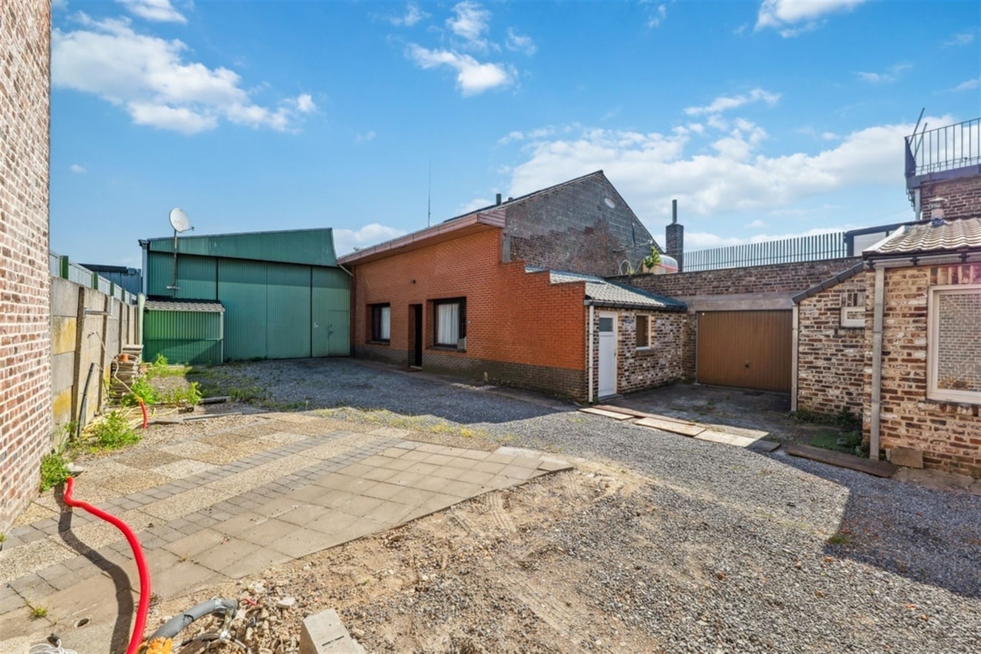 WONING MET RUIME LOODS OP EEN TOPLOCATIE IN HOESELT foto 9