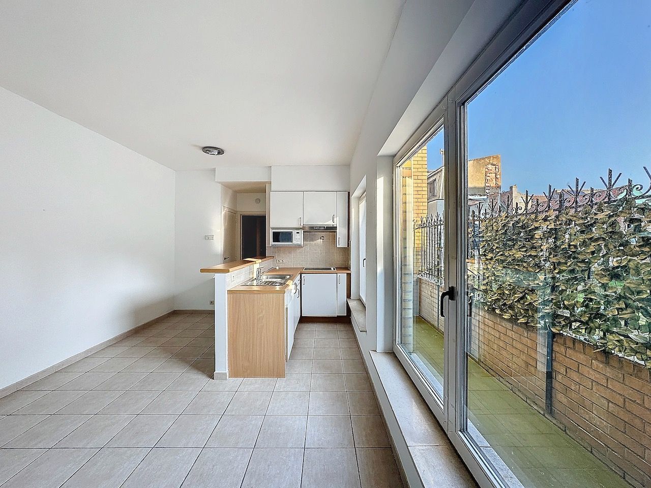 Gezellig gelijkvloers appartement op wandelafstand van de Graaf d'Ursellaan & de Zeedijk foto 9